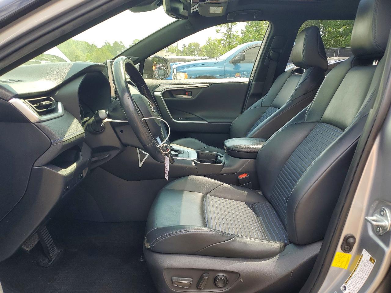 2020 Toyota Rav4 Xse Silver vin: JTMEWRFV6LJ029514
