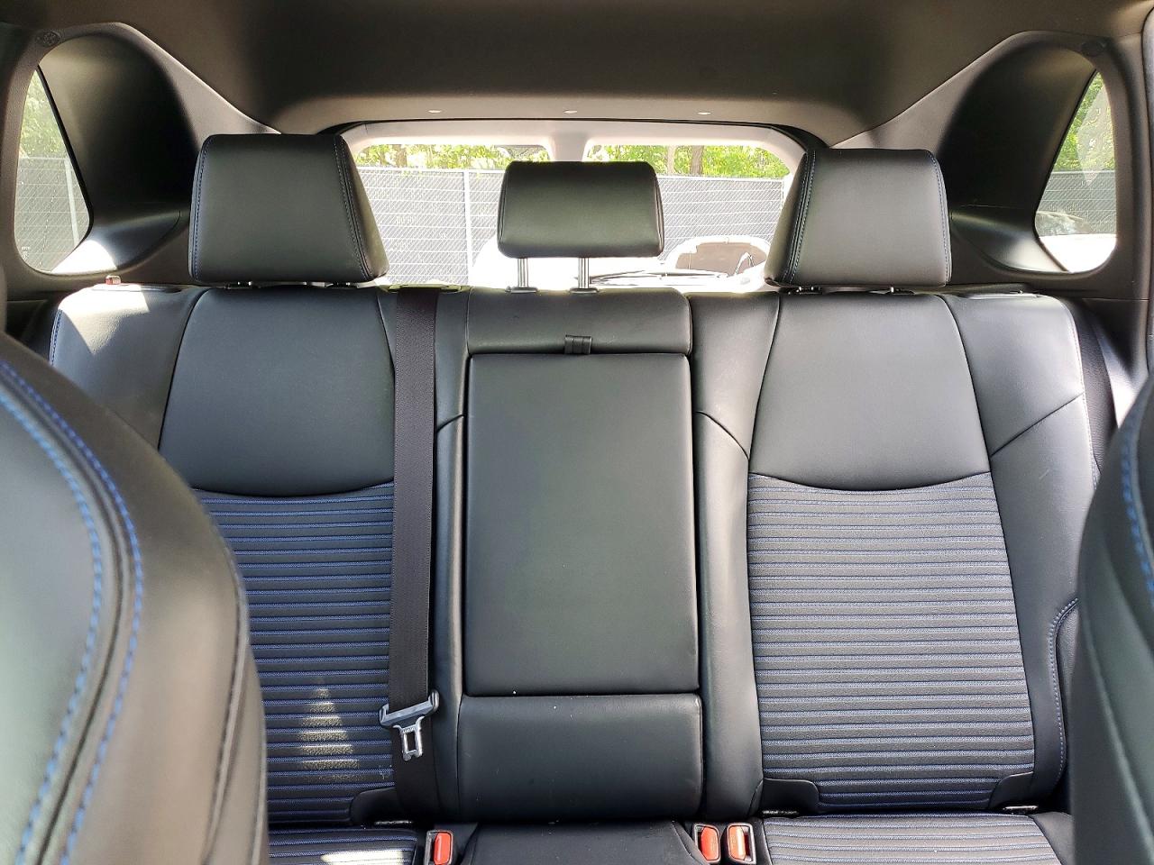 2020 Toyota Rav4 Xse Silver vin: JTMEWRFV6LJ029514