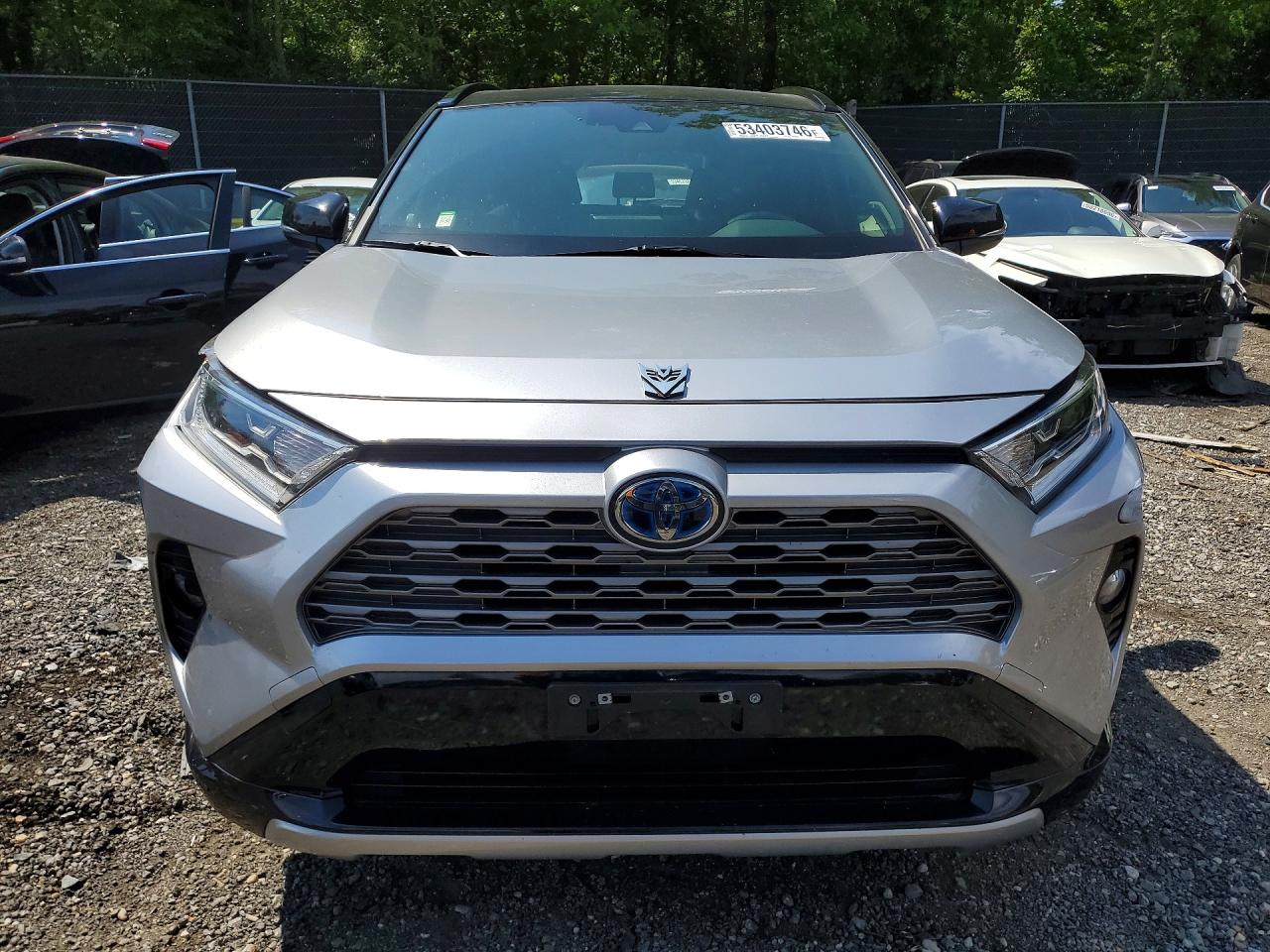 2020 Toyota Rav4 Xse Silver vin: JTMEWRFV6LJ029514