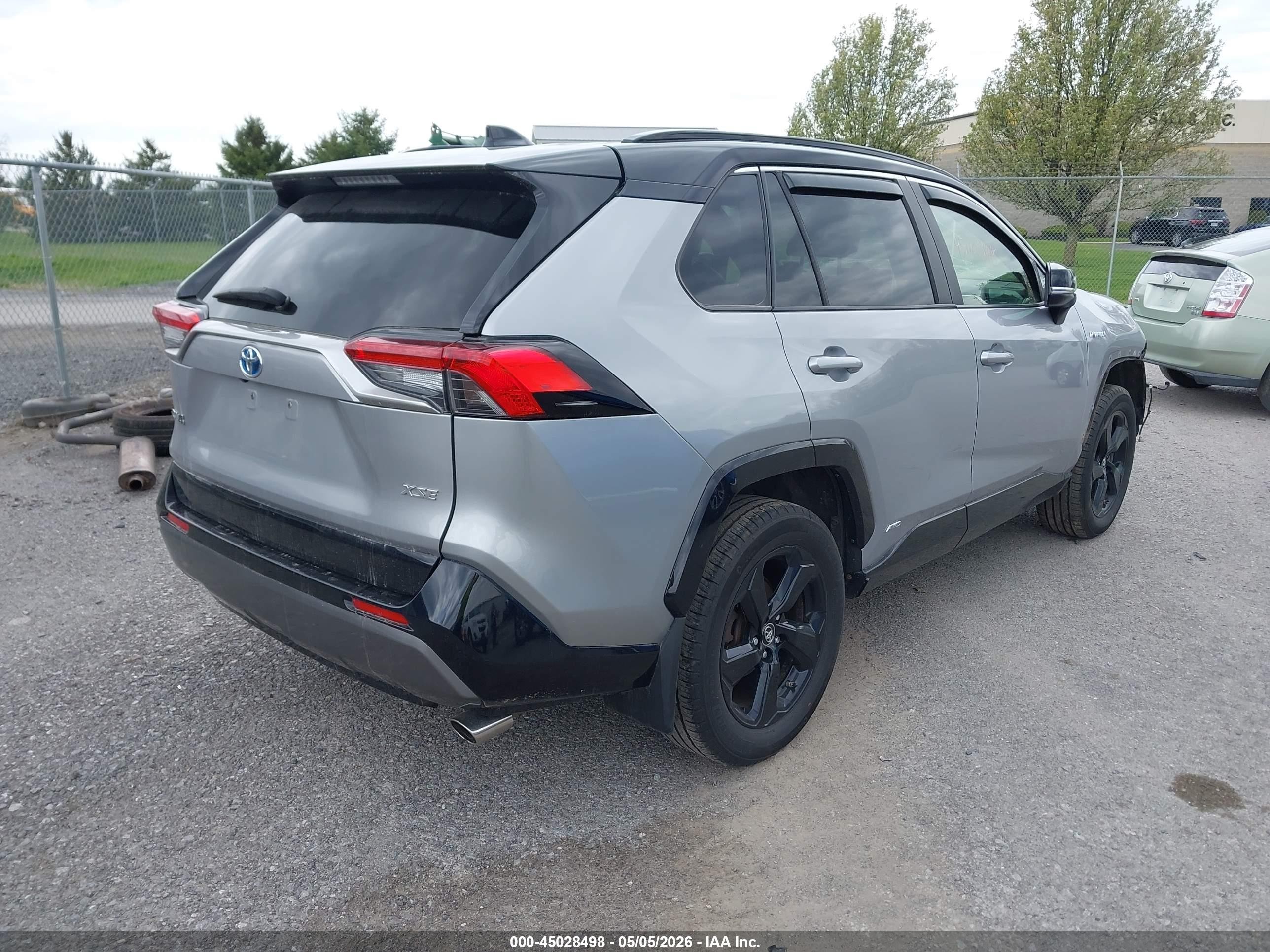 2019 Toyota Rav4 Hybrid Xse Silver vin: JTMEWRFV7KD505816