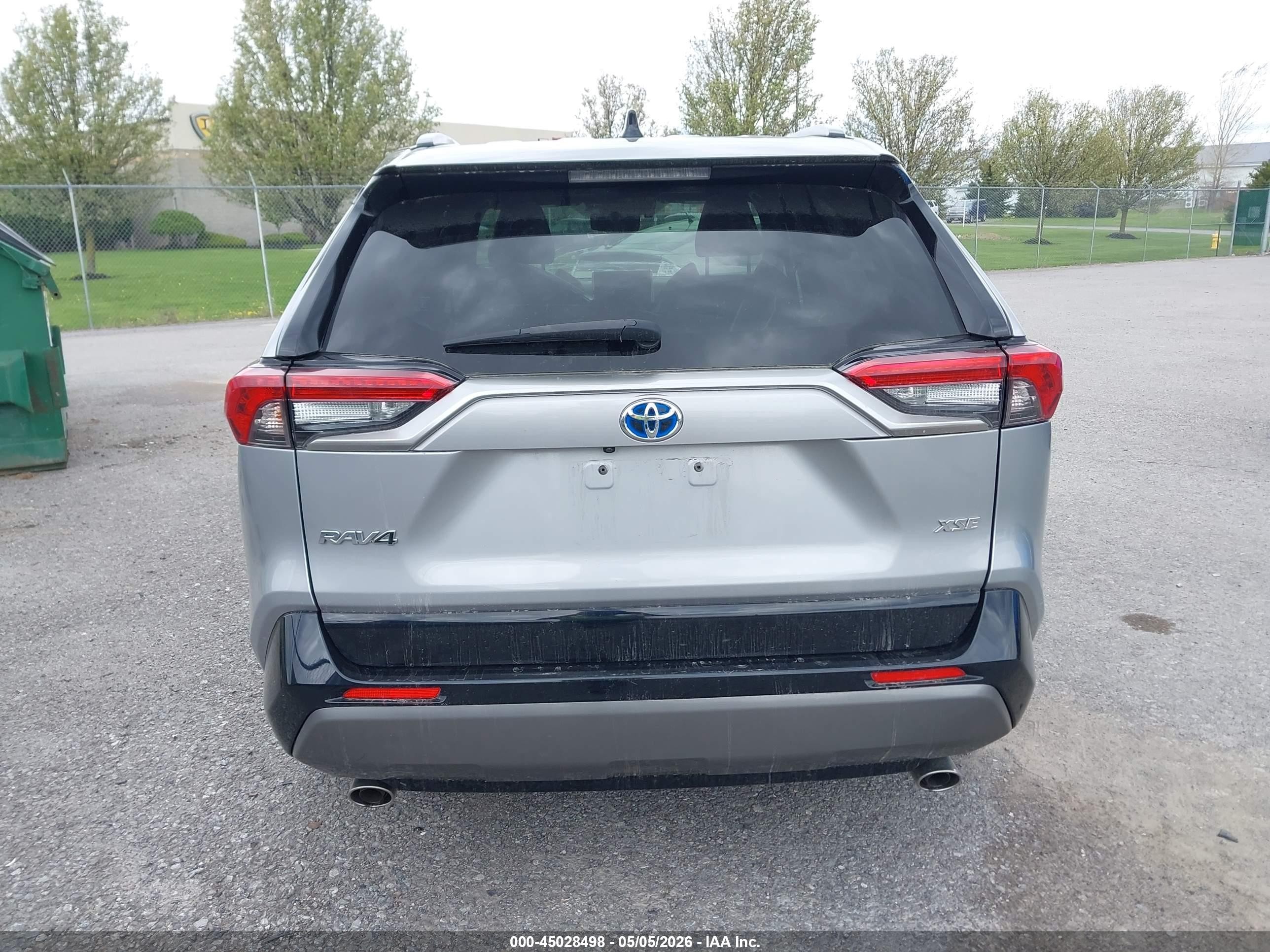 2019 Toyota Rav4 Hybrid Xse Silver vin: JTMEWRFV7KD505816