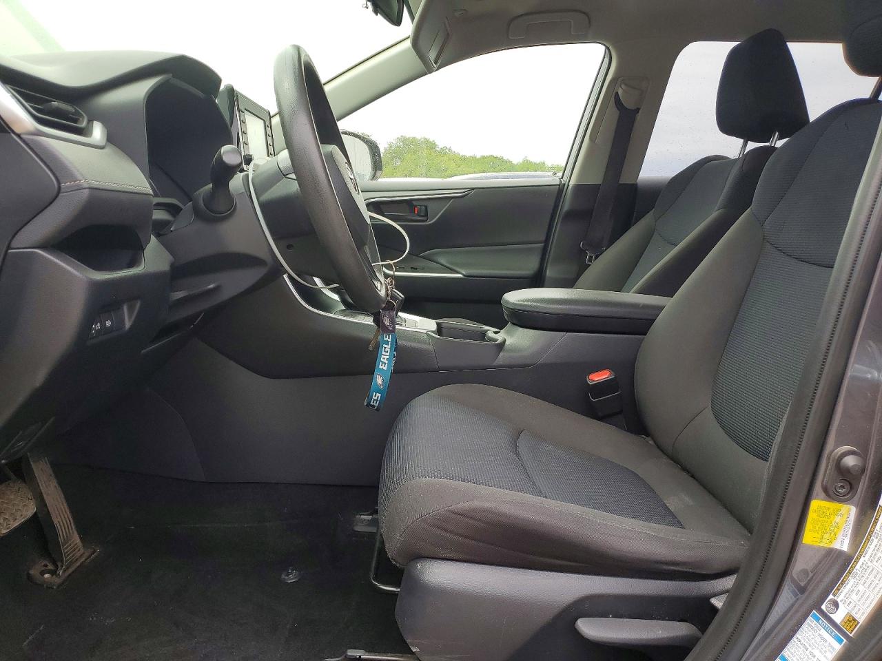 2020 Toyota Rav4 Le Gray vin: JTMF1RFV2LD067758