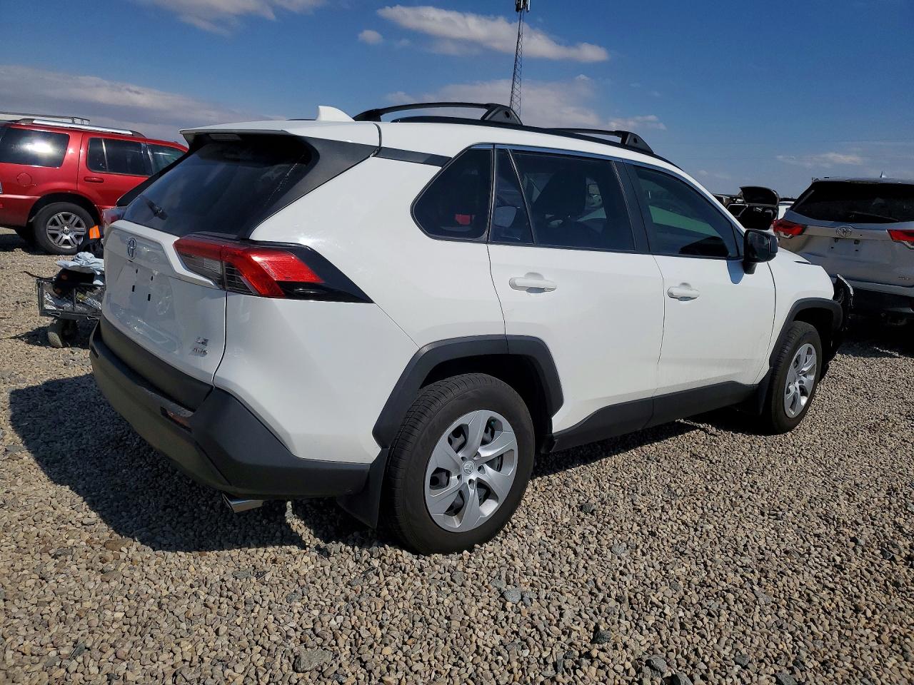 2020 Toyota Rav4 Le White vin: JTMF1RFV5LD048461