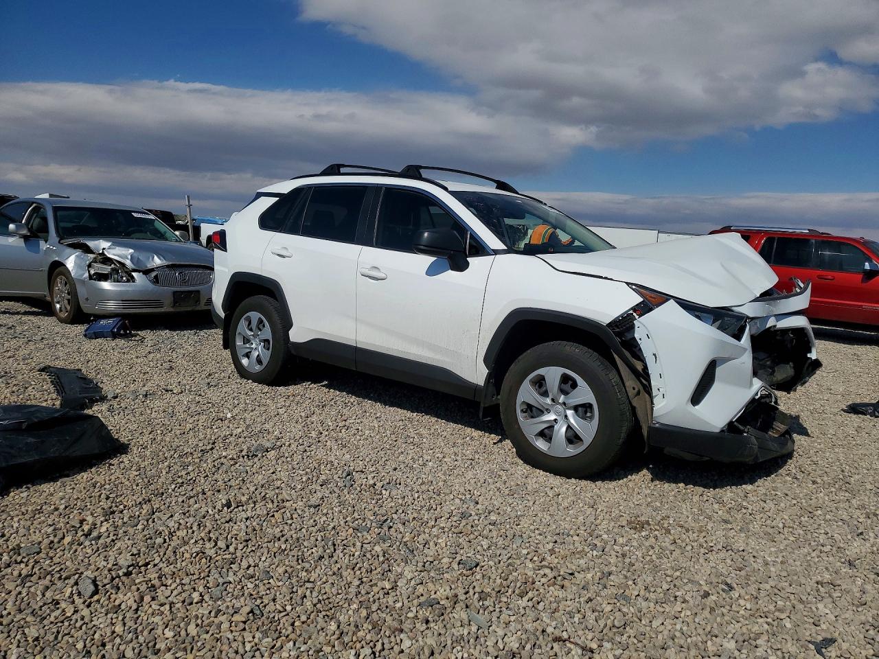 2020 Toyota Rav4 Le White vin: JTMF1RFV5LD048461
