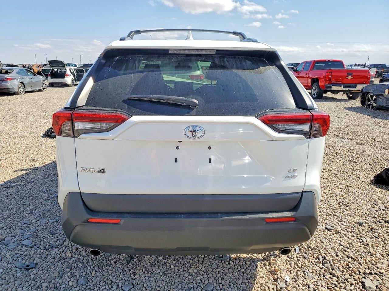 2020 Toyota Rav4 Le White vin: JTMF1RFV5LD048461