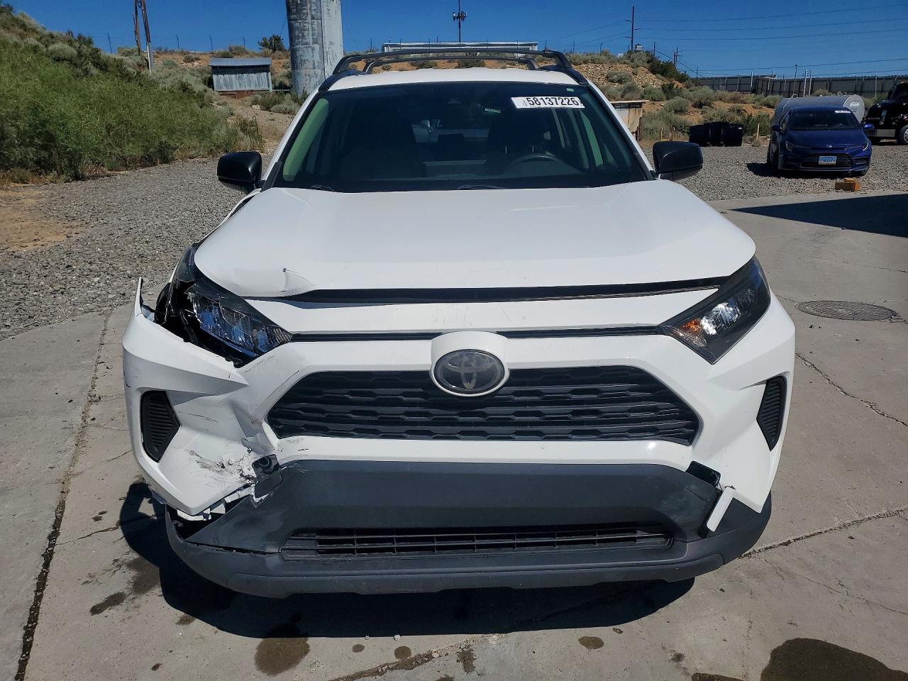 2019 Toyota Rav4 Le White vin: JTMF1RFVXKJ020333