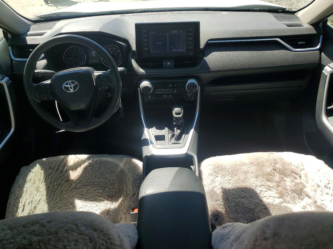 2019 Toyota Rav4 Le White vin: JTMF1RFVXKJ020333