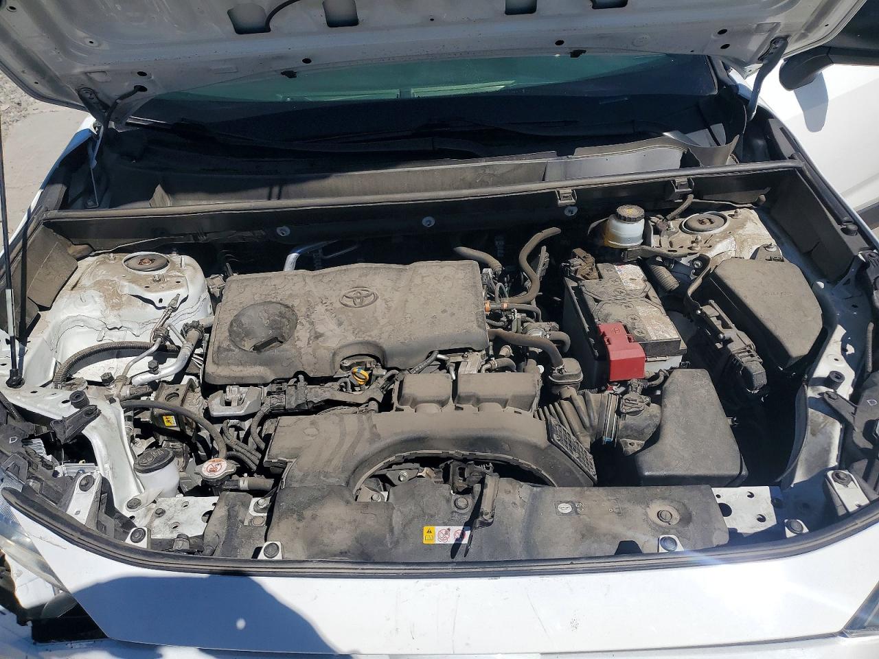 2019 Toyota Rav4 Le White vin: JTMF1RFVXKJ020333