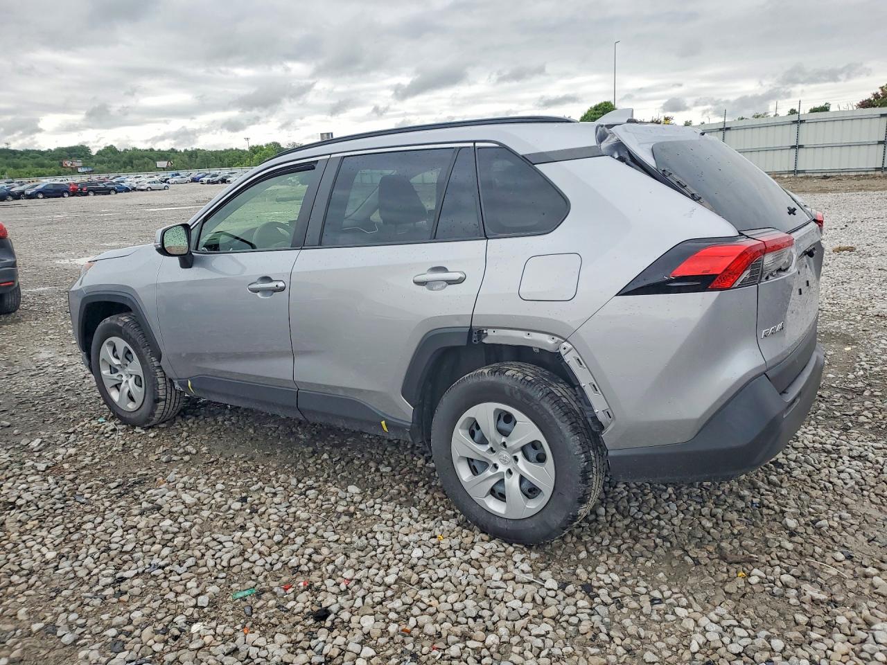 2019 Toyota Rav4 Le Silver vin: JTMG1RFVXKD015538