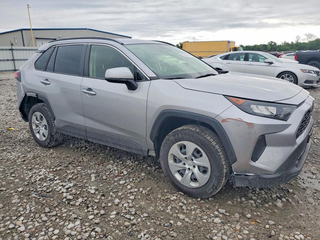 2019 Toyota Rav4 Le Silver vin: JTMG1RFVXKD015538
