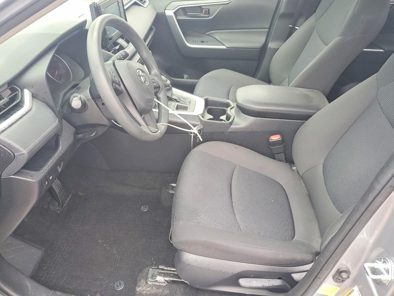 2019 Toyota Rav4 Le Silver vin: JTMG1RFVXKD015538