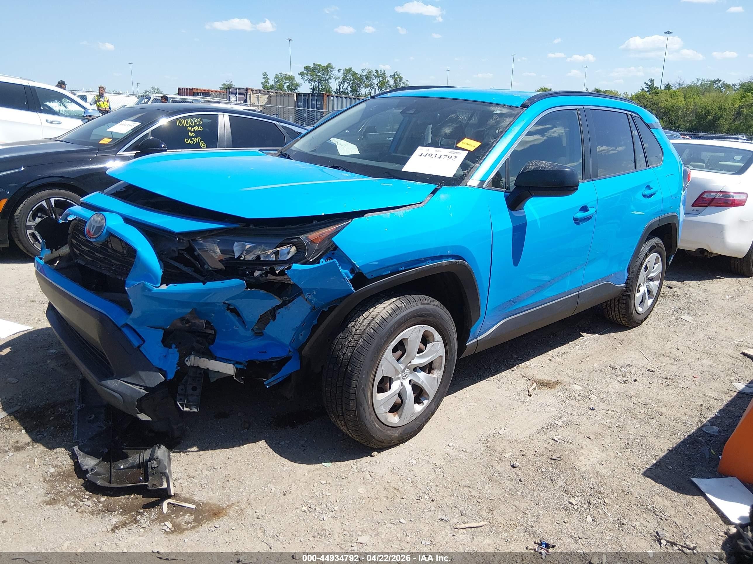 2019 Toyota Rav4 Le Синий vin: JTMH1RFV0KJ006739