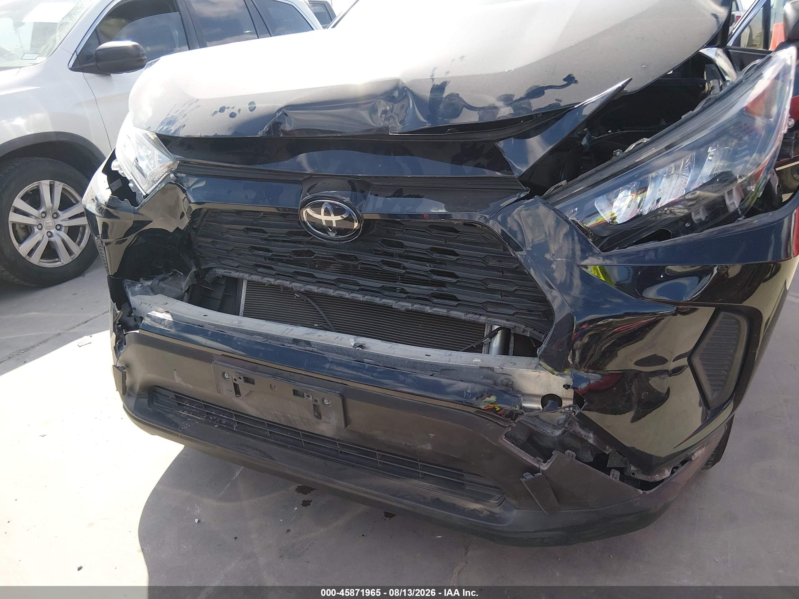 2019 Toyota Rav4 Le Black vin: JTMH1RFV4KD032291