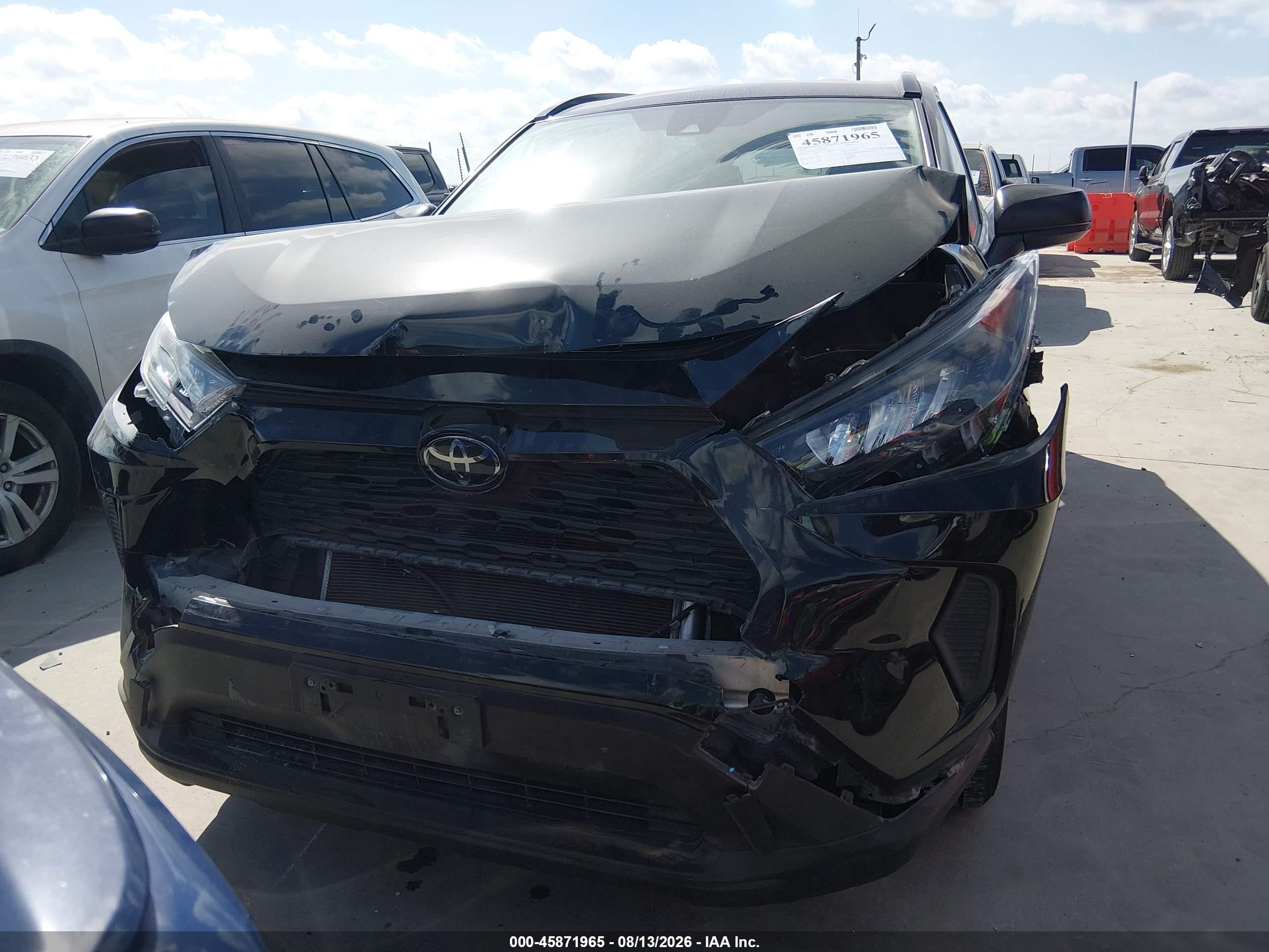 2019 Toyota Rav4 Le Black vin: JTMH1RFV4KD032291