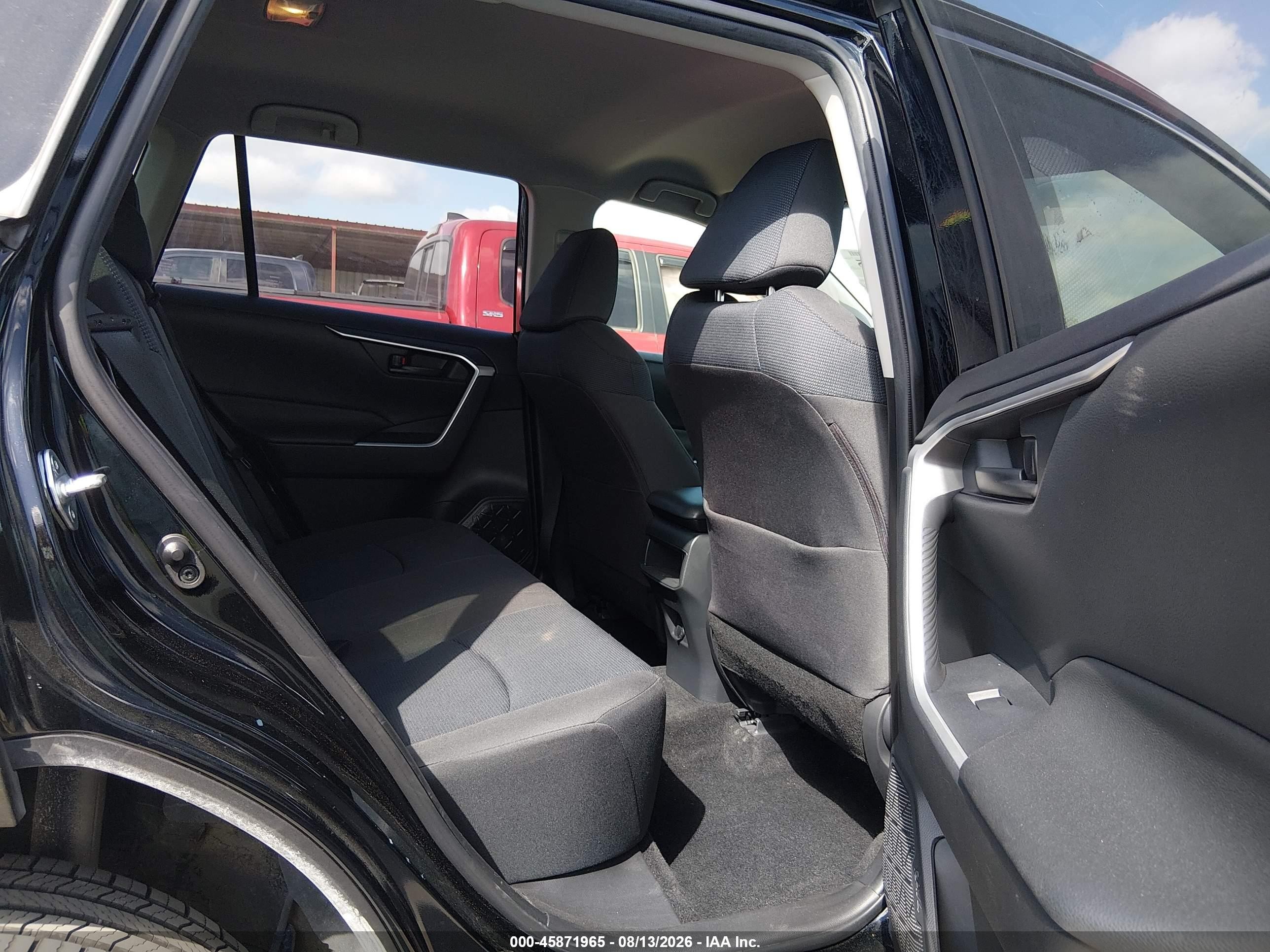 2019 Toyota Rav4 Le Black vin: JTMH1RFV4KD032291