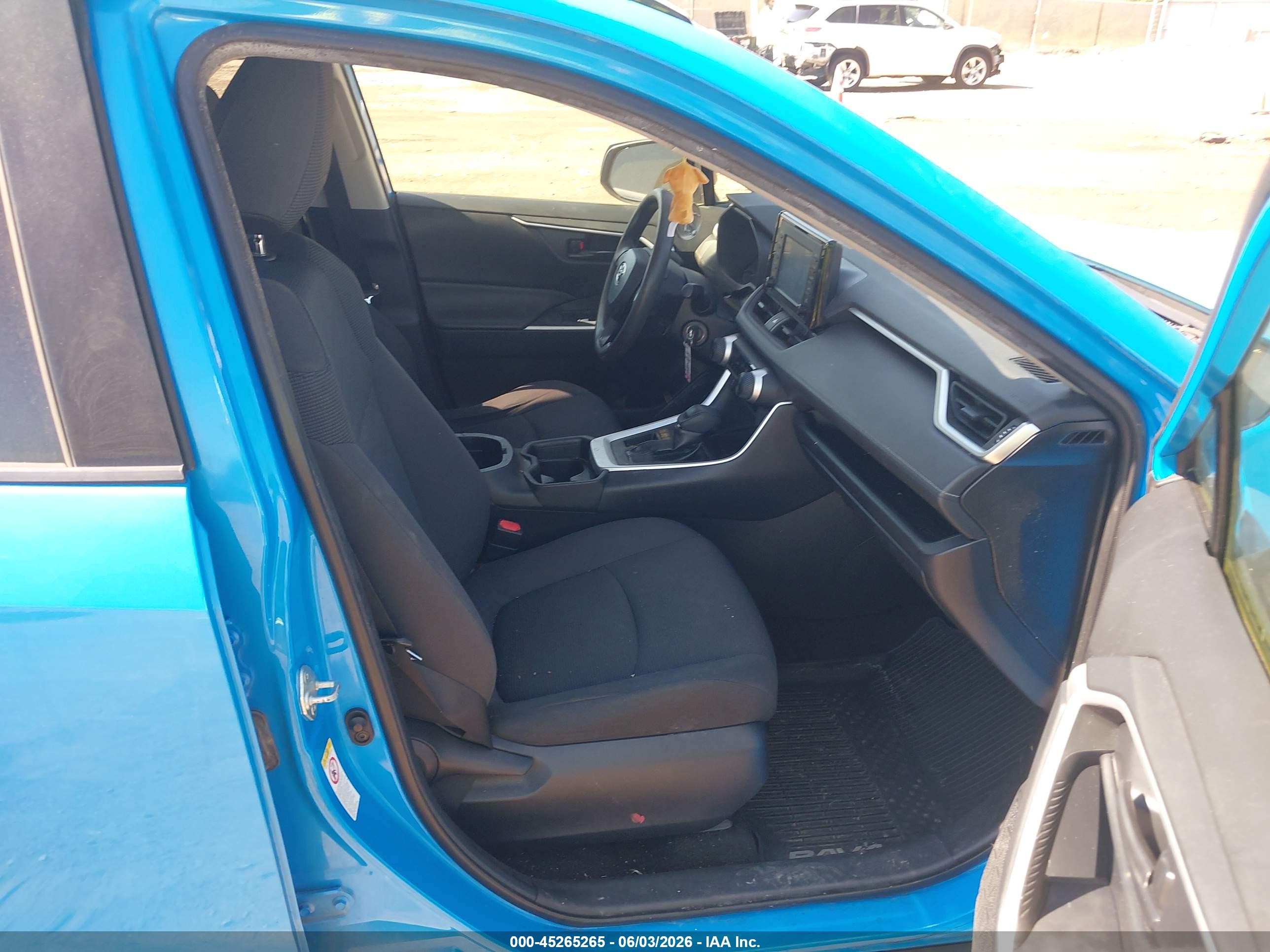 2019 Toyota Rav4 Le Light Blue vin: JTMH1RFV7KD502720