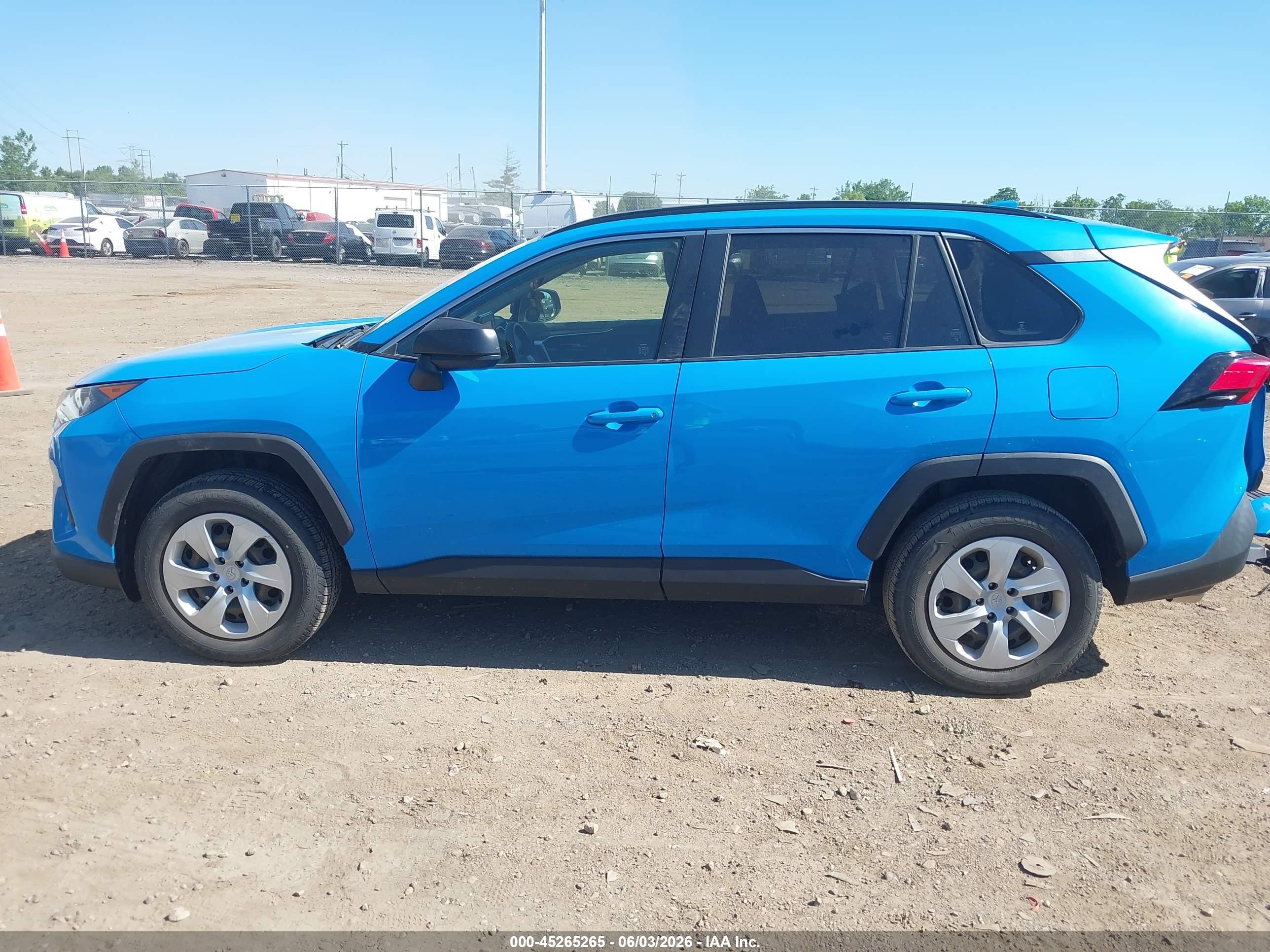 2019 Toyota Rav4 Le Light Blue vin: JTMH1RFV7KD502720