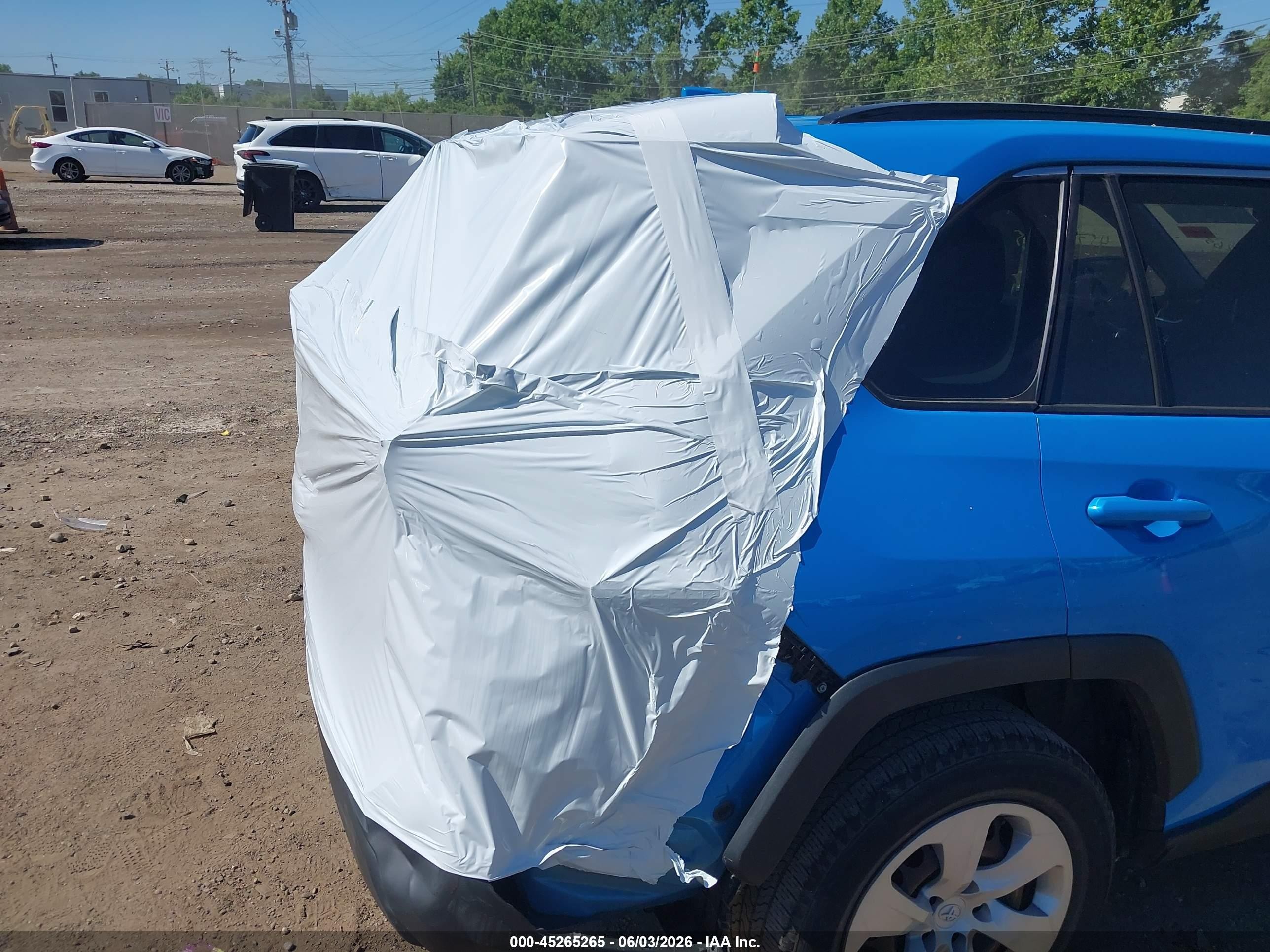2019 Toyota Rav4 Le Light Blue vin: JTMH1RFV7KD502720