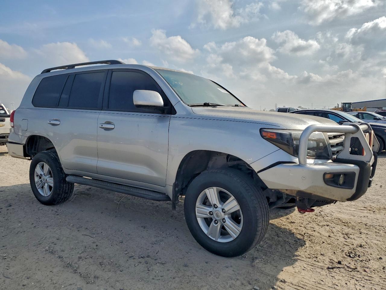 2008 Toyota Land Cruiser Silver vin: JTMHY05J785002808