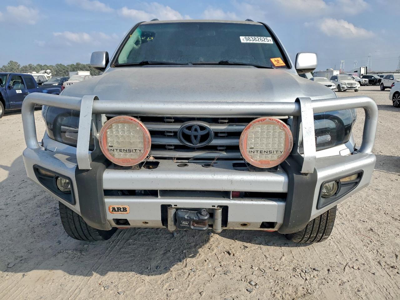 2008 Toyota Land Cruiser Silver vin: JTMHY05J785002808