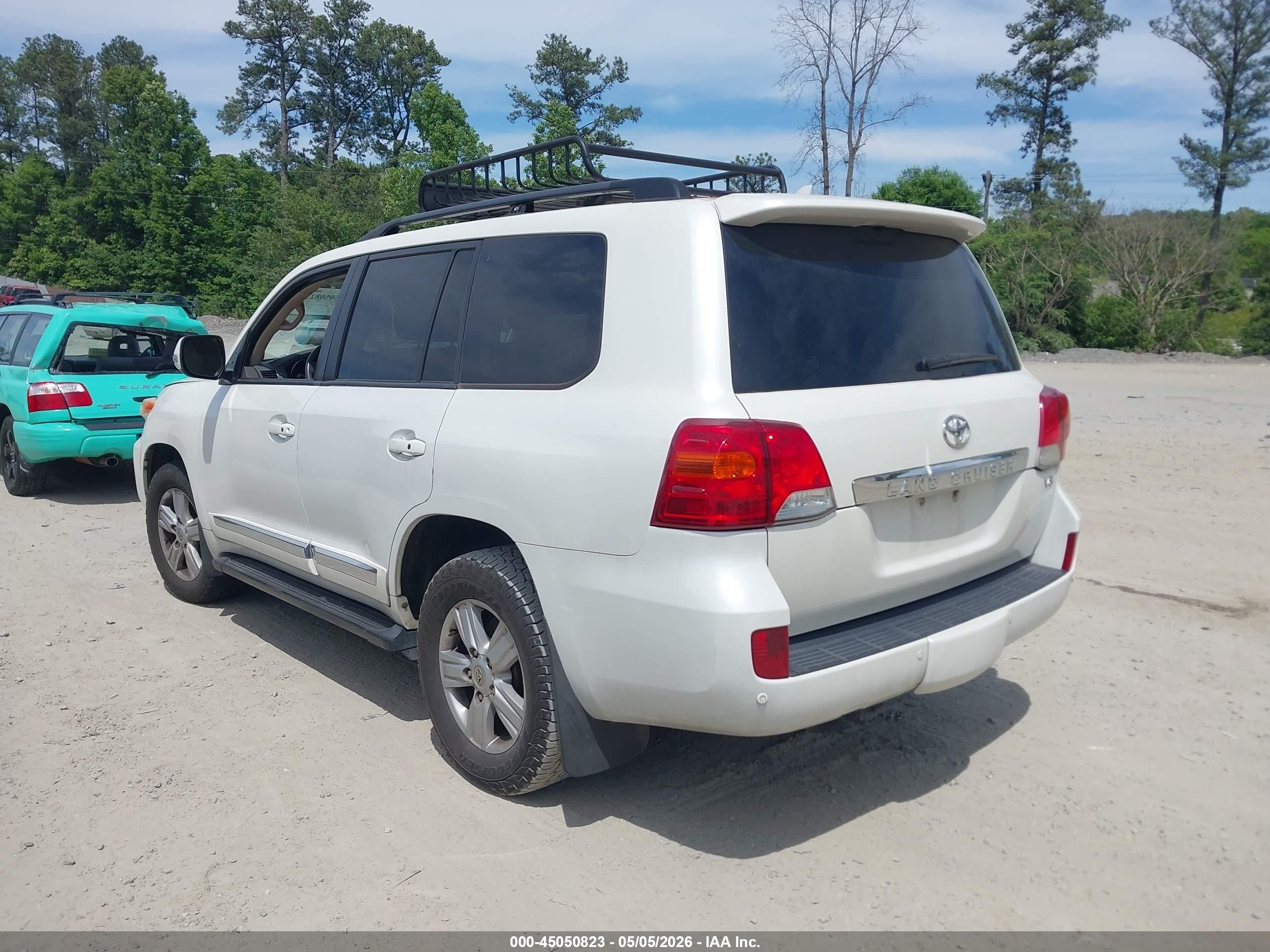2013 Toyota Land Cruiser V8 White vin: JTMHY7AJ2D4020017