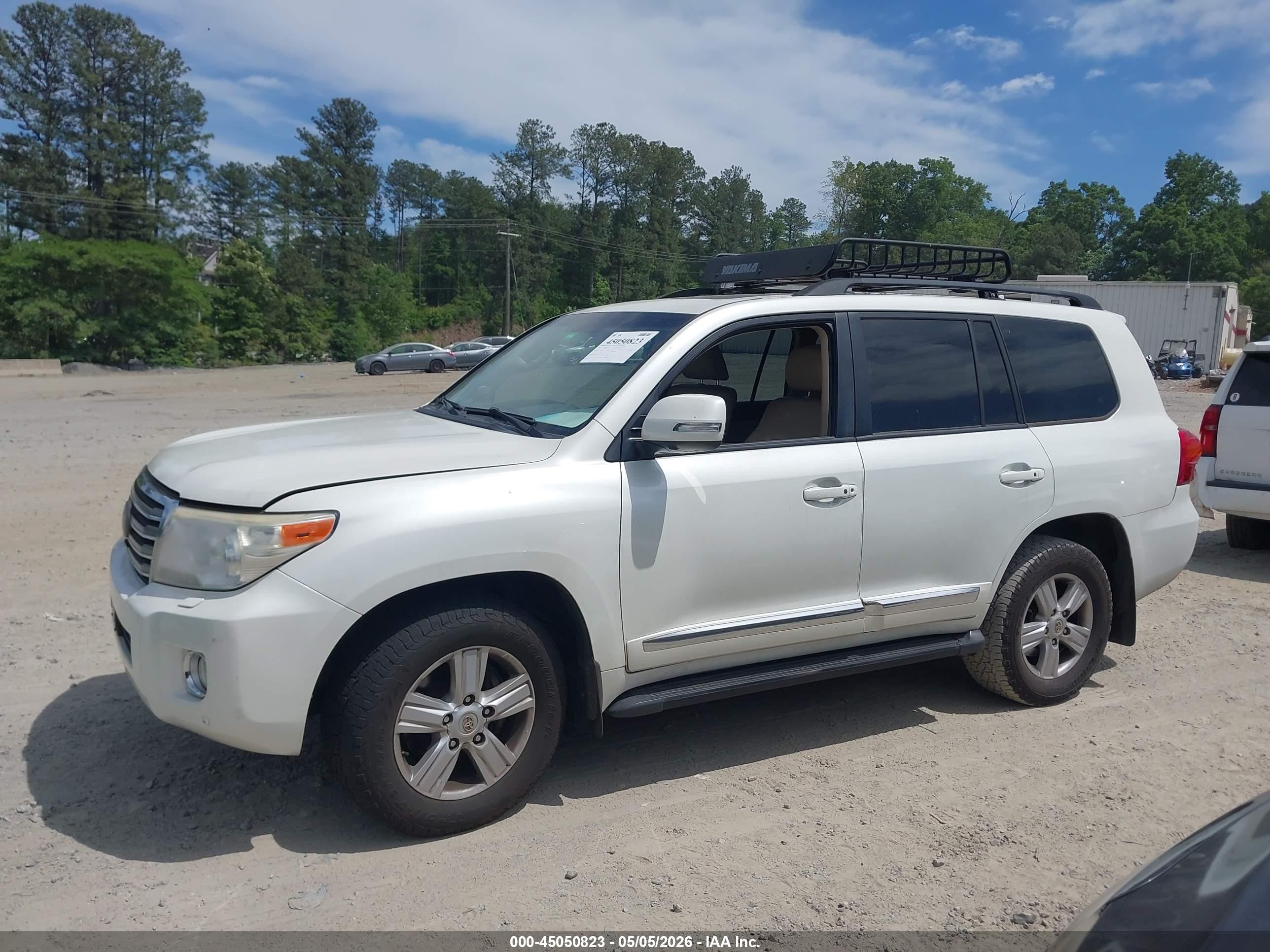 2013 Toyota Land Cruiser V8 White vin: JTMHY7AJ2D4020017