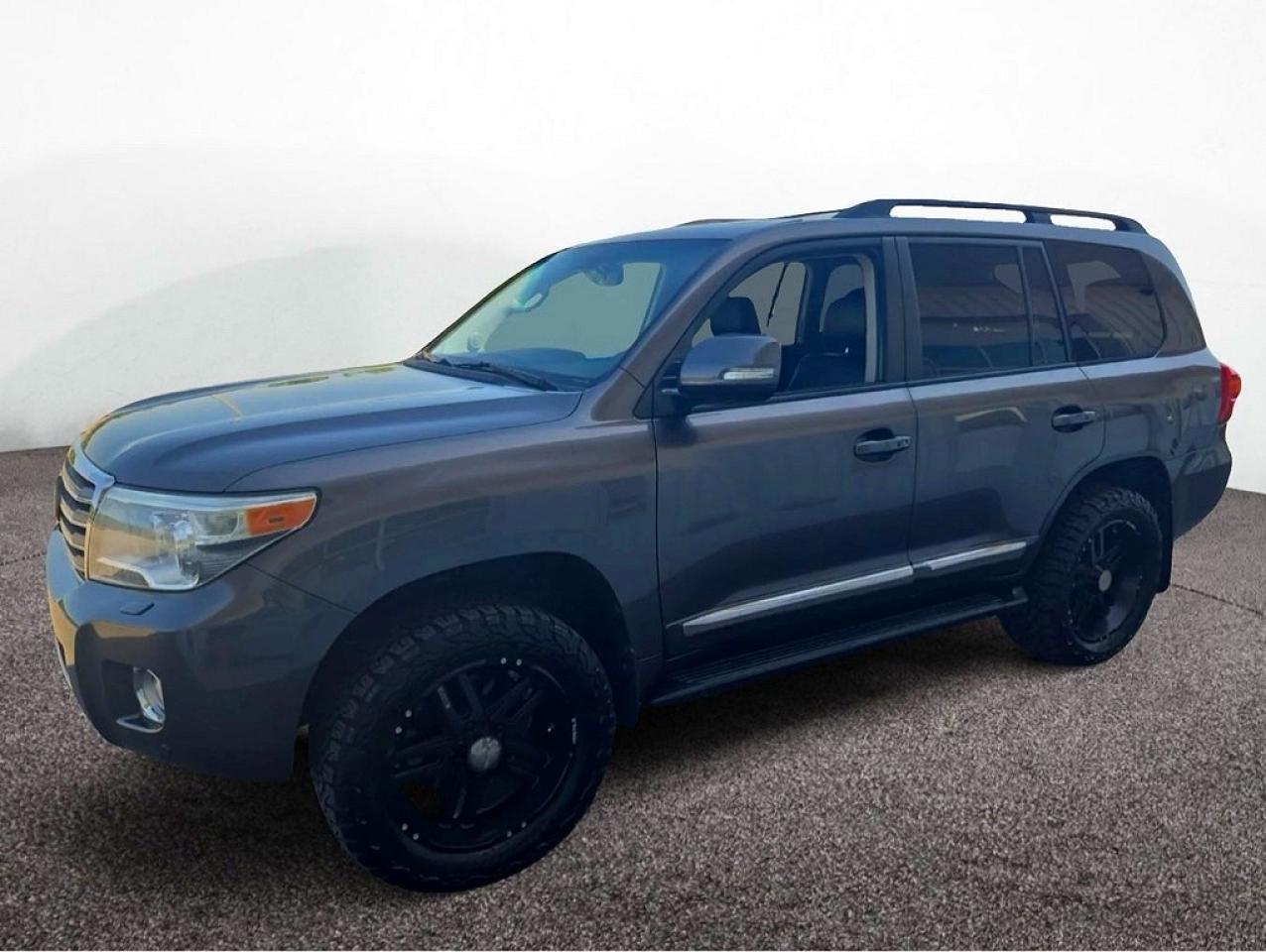 2014 Toyota Land Cruiser Base Gray vin: JTMHY7AJ2E4021850