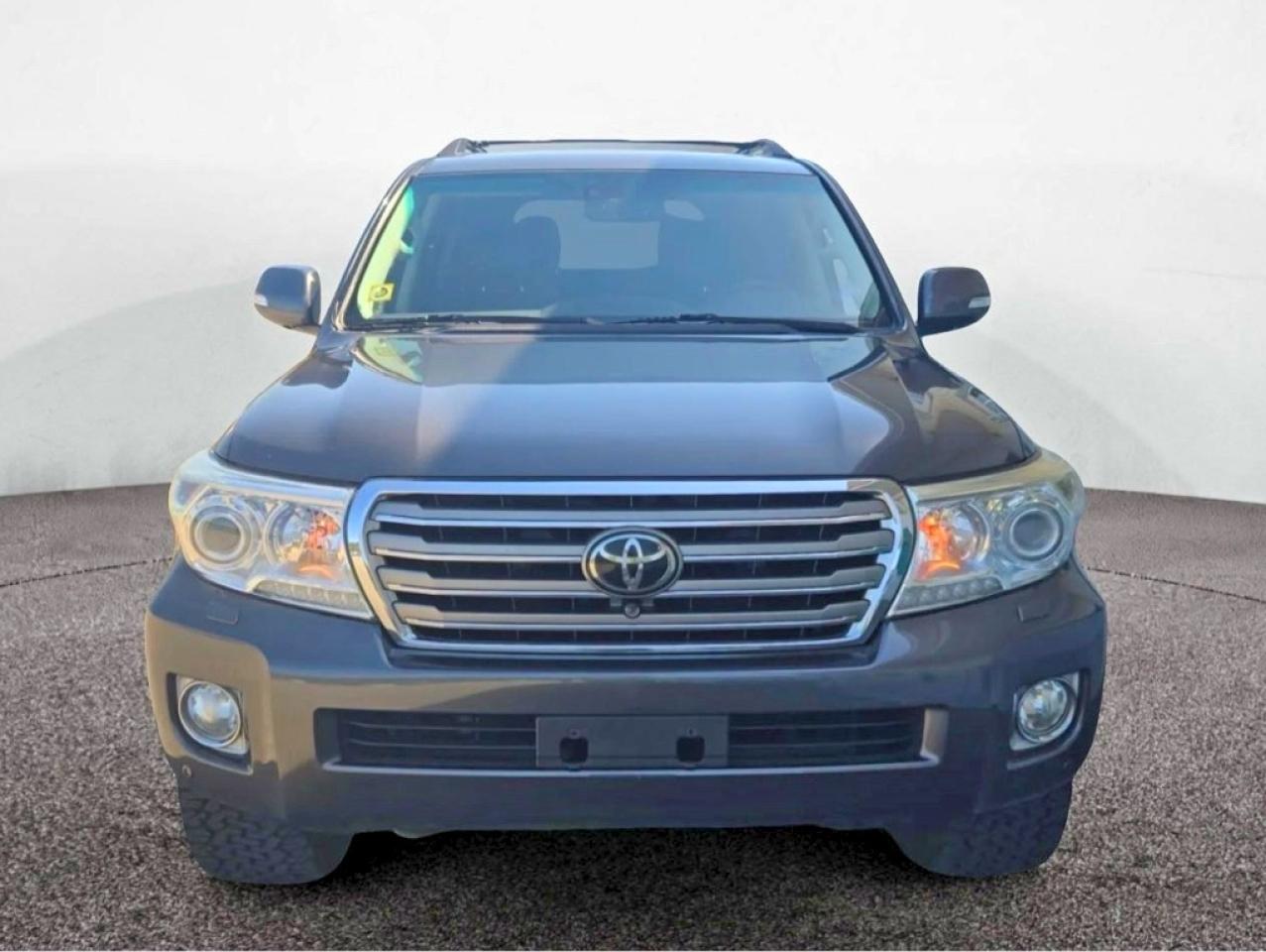 2014 Toyota Land Cruiser Base Gray vin: JTMHY7AJ2E4021850