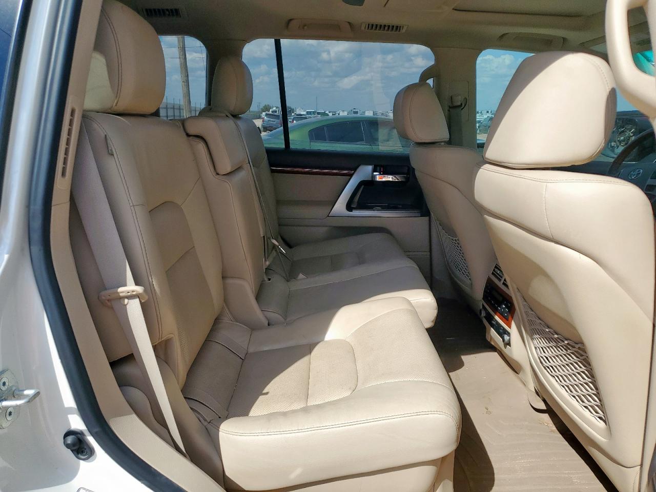 2014 Toyota Land Cruiser White vin: JTMHY7AJ2E4024392