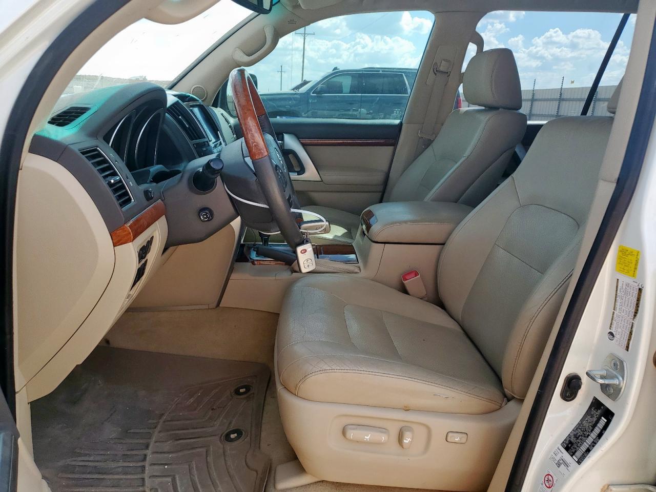 2014 Toyota Land Cruiser White vin: JTMHY7AJ2E4024392