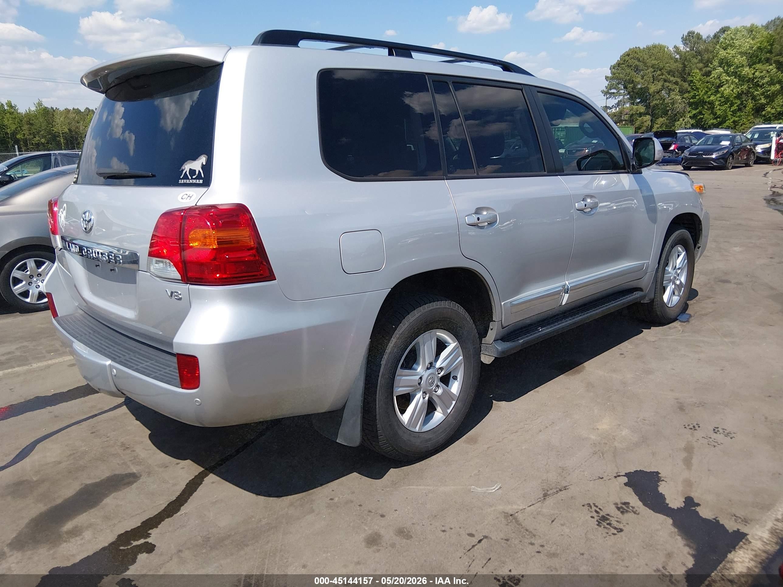 2015 Toyota Land Cruiser V8 Silver vin: JTMHY7AJ2F4035703