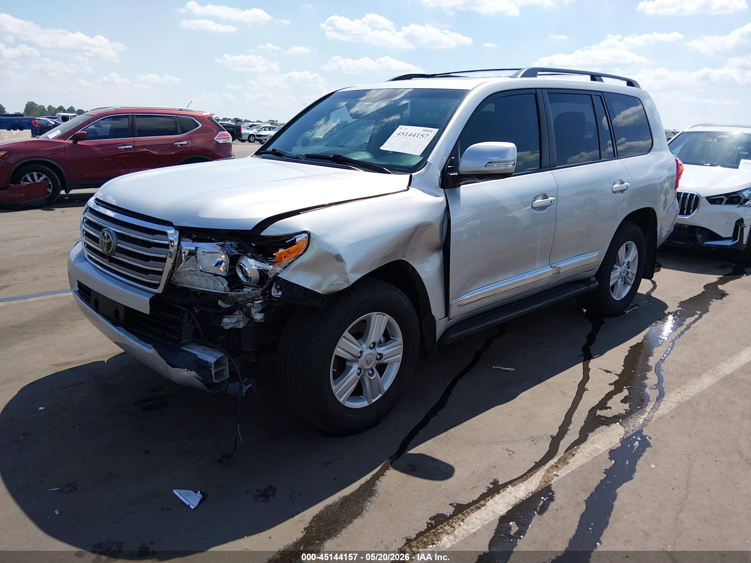 2015 Toyota Land Cruiser V8 Silver vin: JTMHY7AJ2F4035703