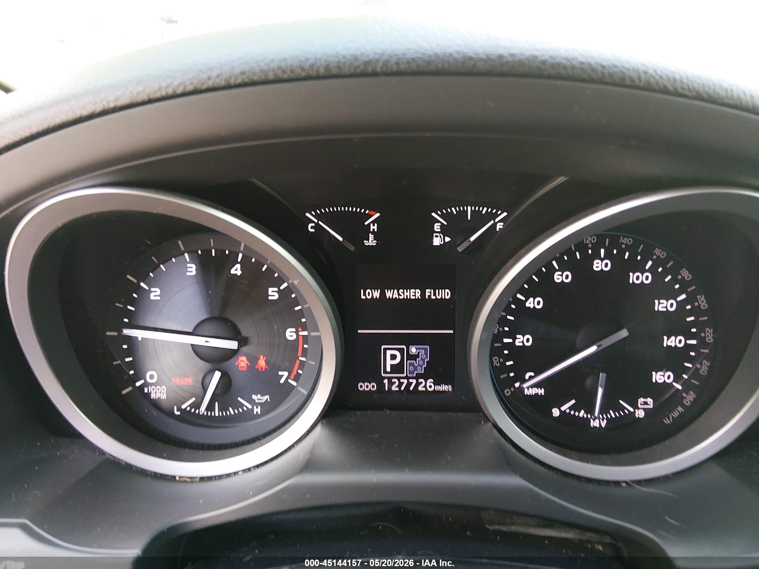 2015 Toyota Land Cruiser V8 Silver vin: JTMHY7AJ2F4035703