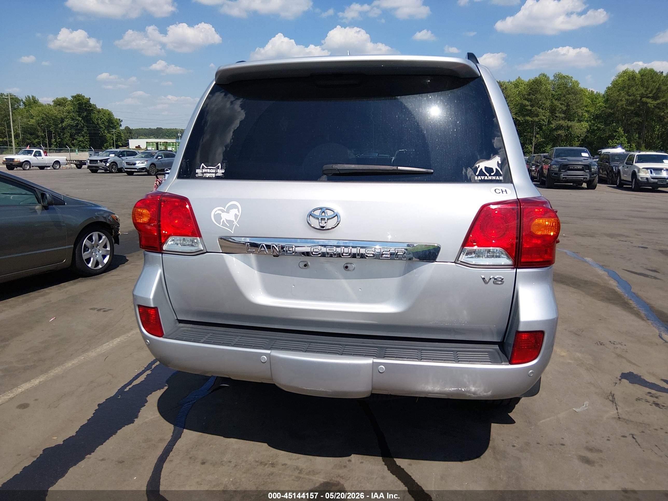 2015 Toyota Land Cruiser V8 Silver vin: JTMHY7AJ2F4035703