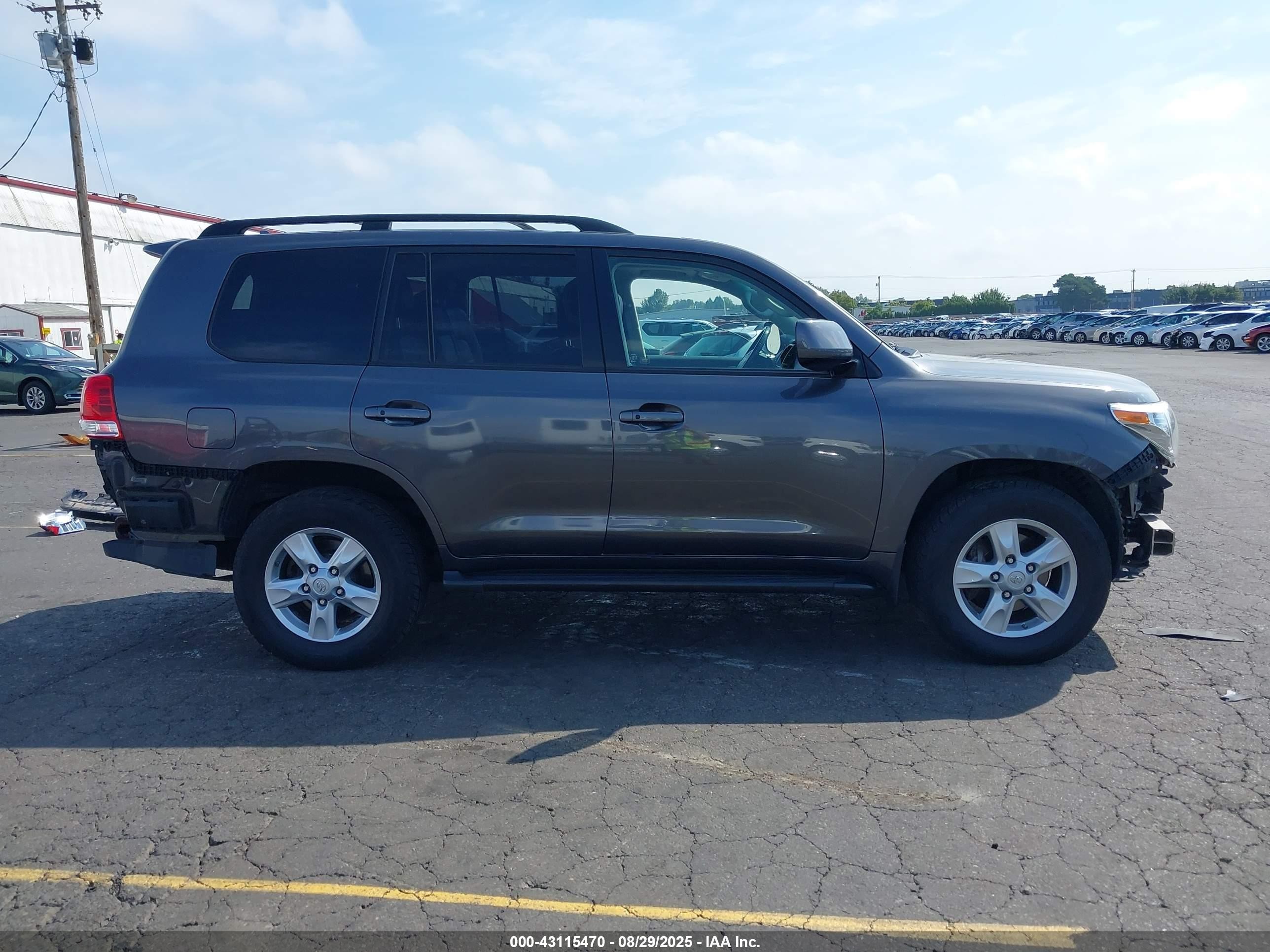2011 Toyota Land Cruiser V8 Gray vin: JTMHY7AJ3B5012418