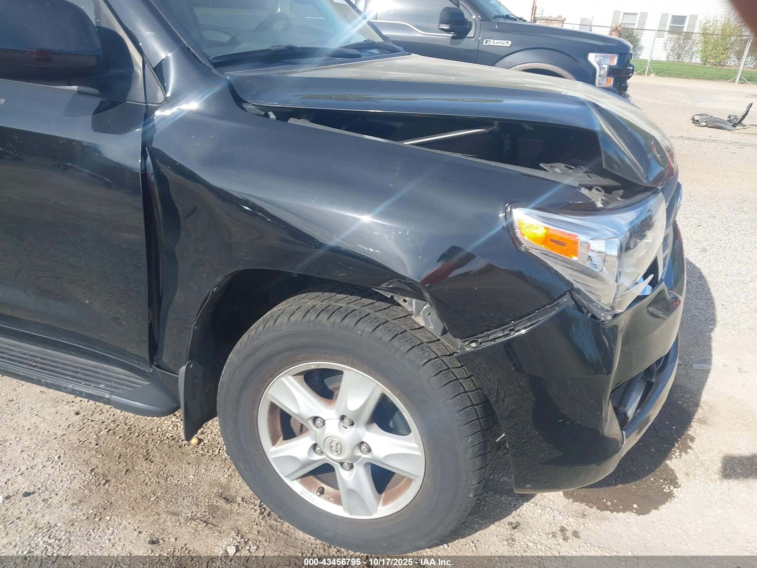 2011 Toyota Land Cruiser V8 Black vin: JTMHY7AJ3B5012838