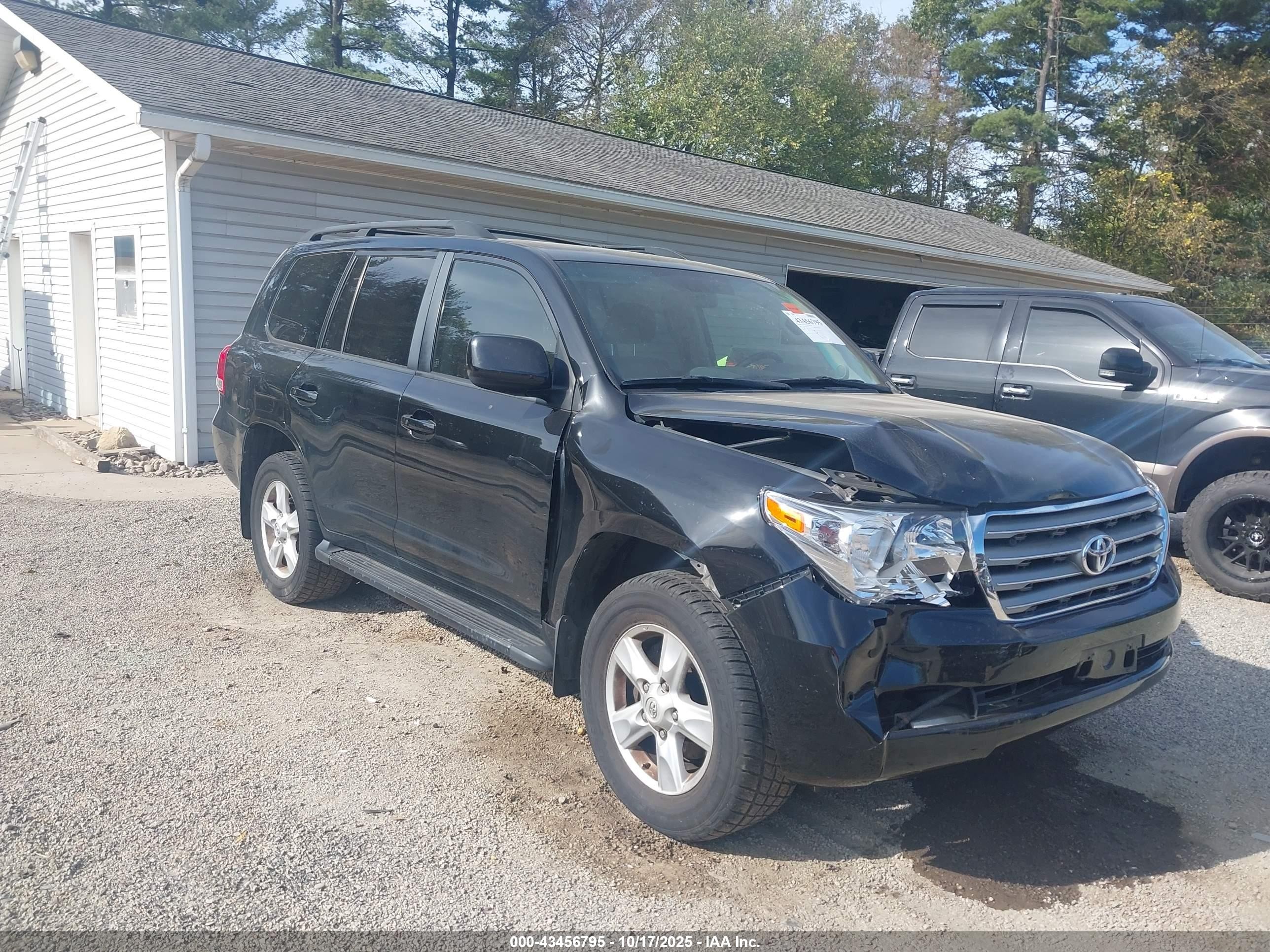 2011 Toyota Land Cruiser V8 Black vin: JTMHY7AJ3B5012838