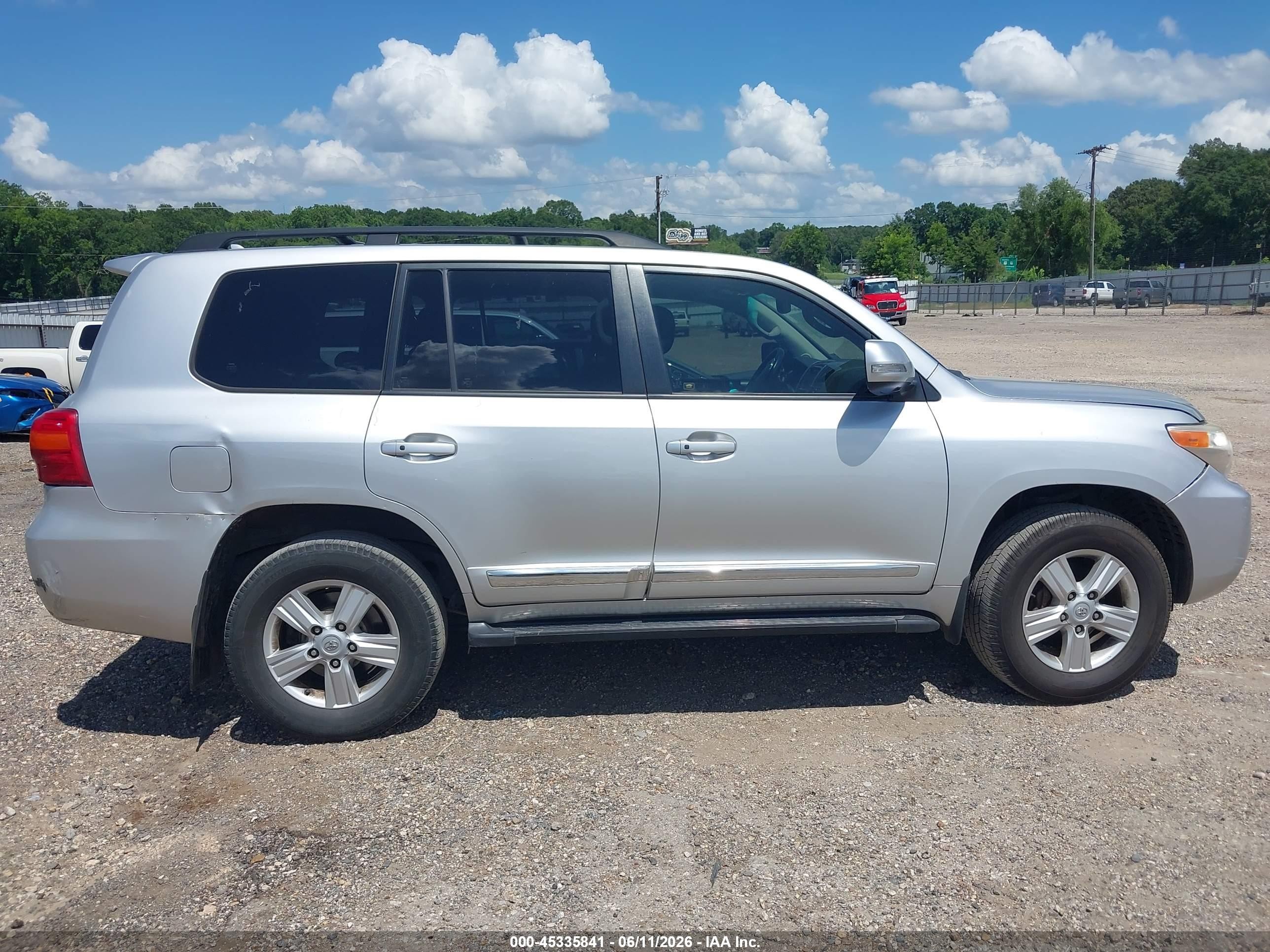 2013 Toyota Land Cruiser V8 Серебряный vin: JTMHY7AJ3D4021113