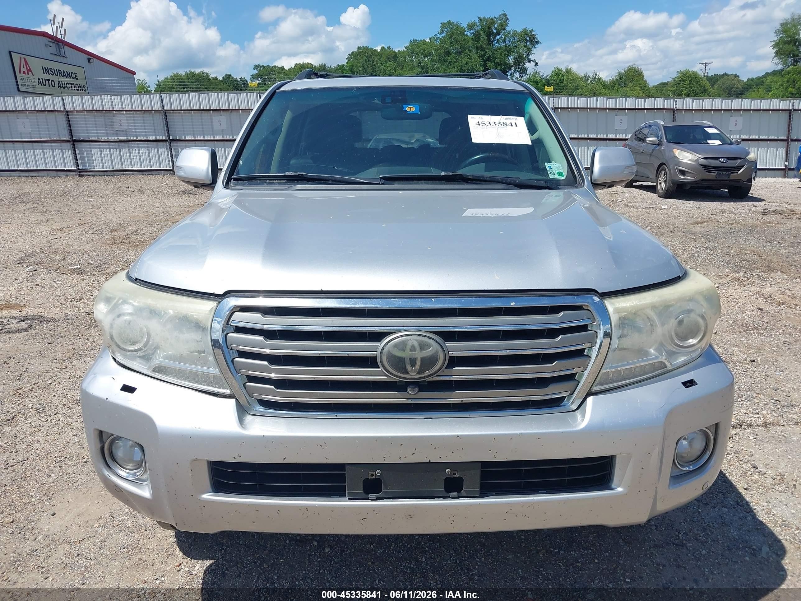 2013 Toyota Land Cruiser V8 Серебряный vin: JTMHY7AJ3D4021113