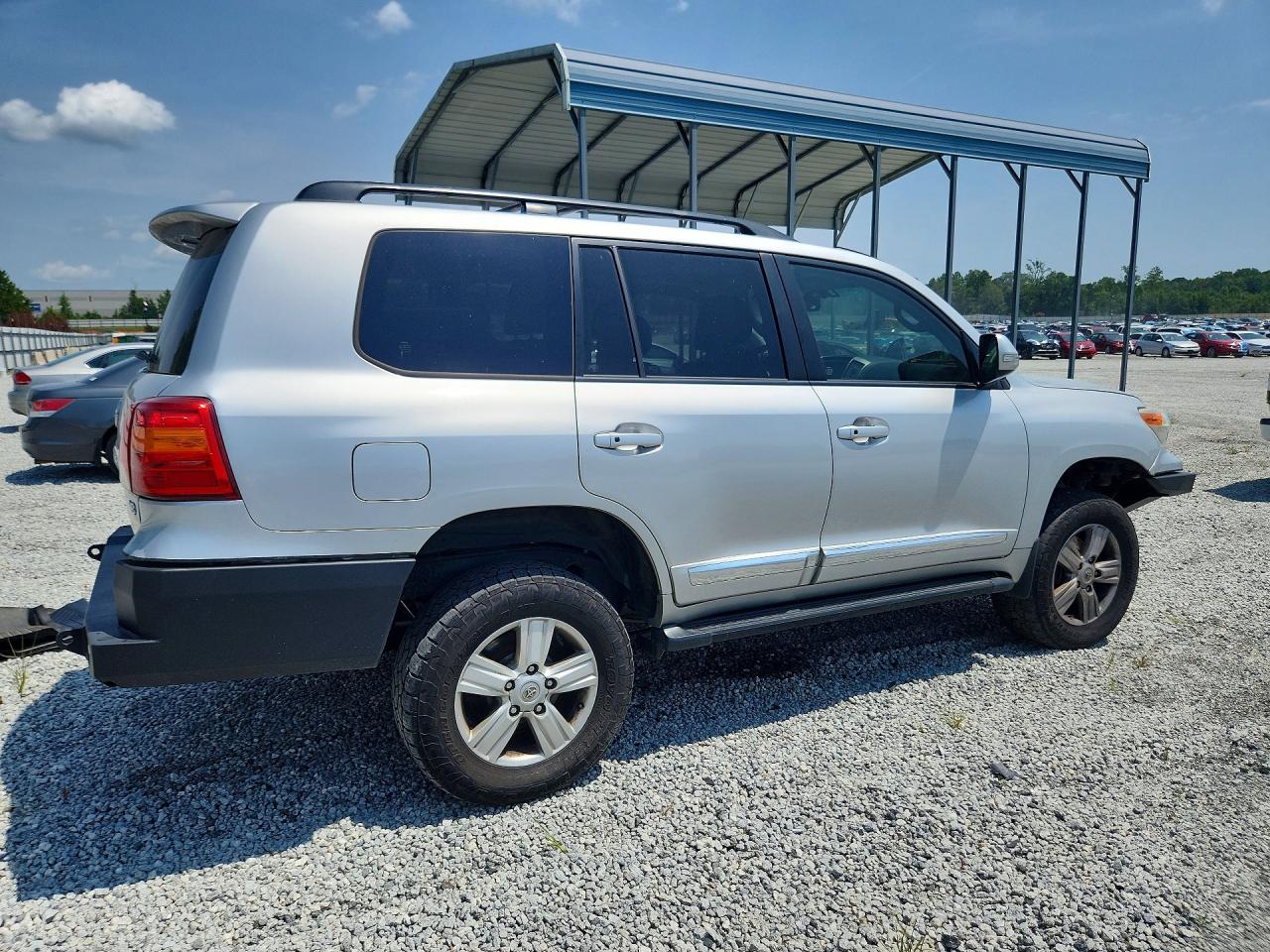 2015 Toyota Land Cruiser Base Silver vin: JTMHY7AJ3F4028632