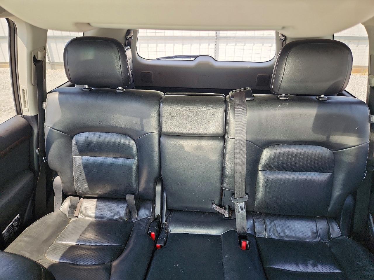 2015 Toyota Land Cruiser Base Silver vin: JTMHY7AJ3F4028632