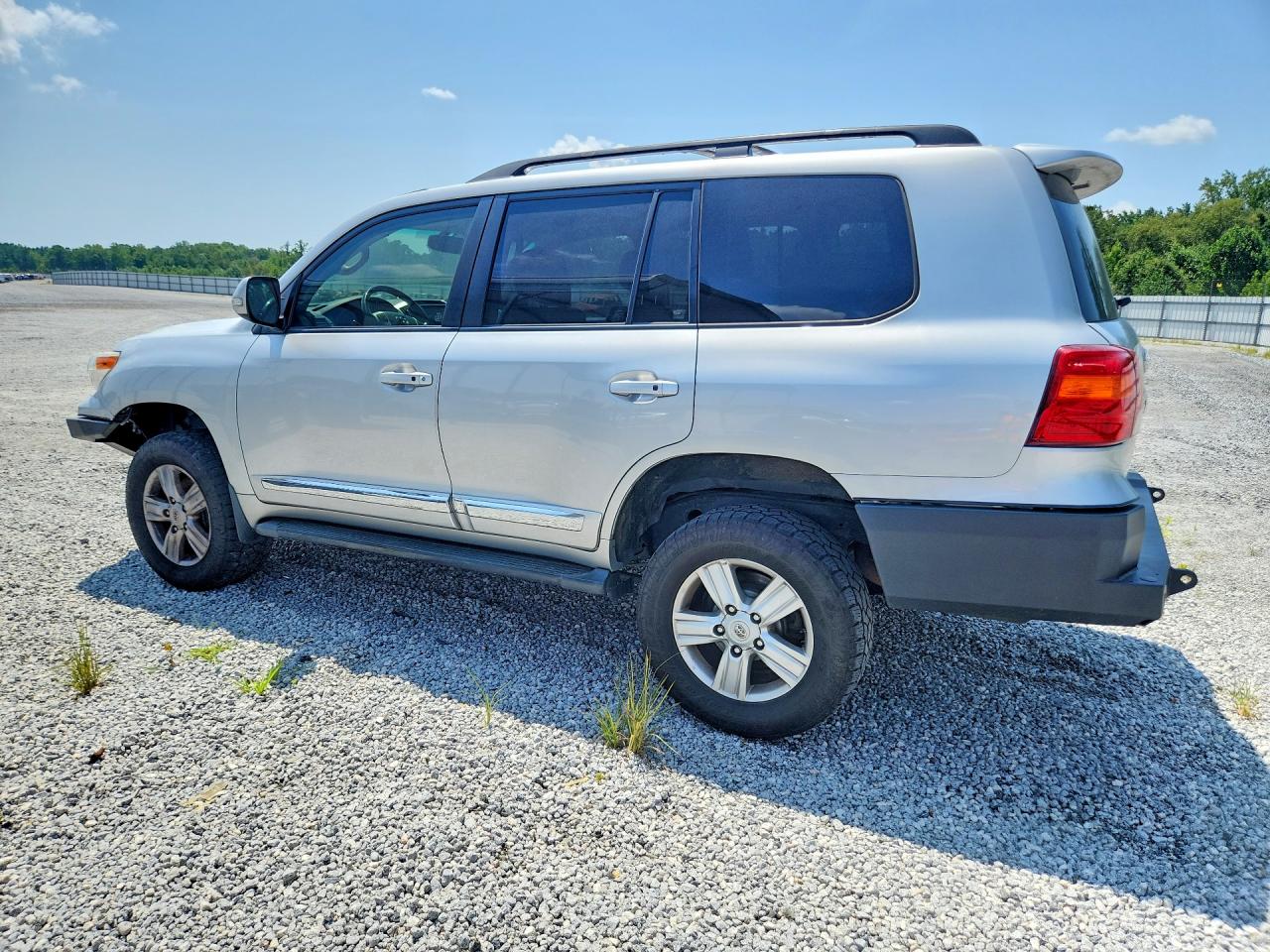 2015 Toyota Land Cruiser Base Silver vin: JTMHY7AJ3F4028632