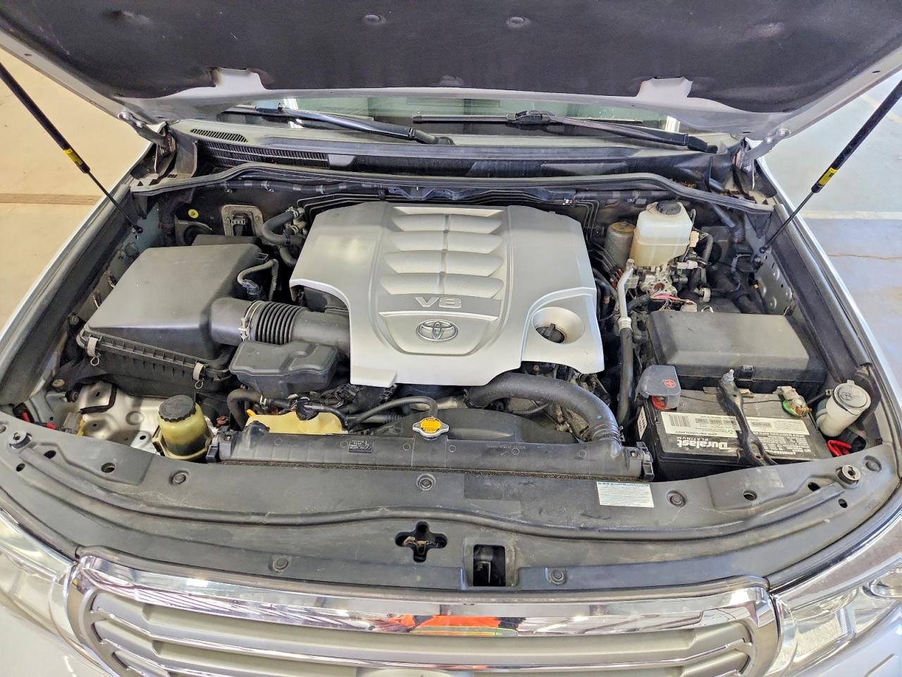 2015 Toyota Land Cruiser Base Серебряный vin: JTMHY7AJ4F4034763
