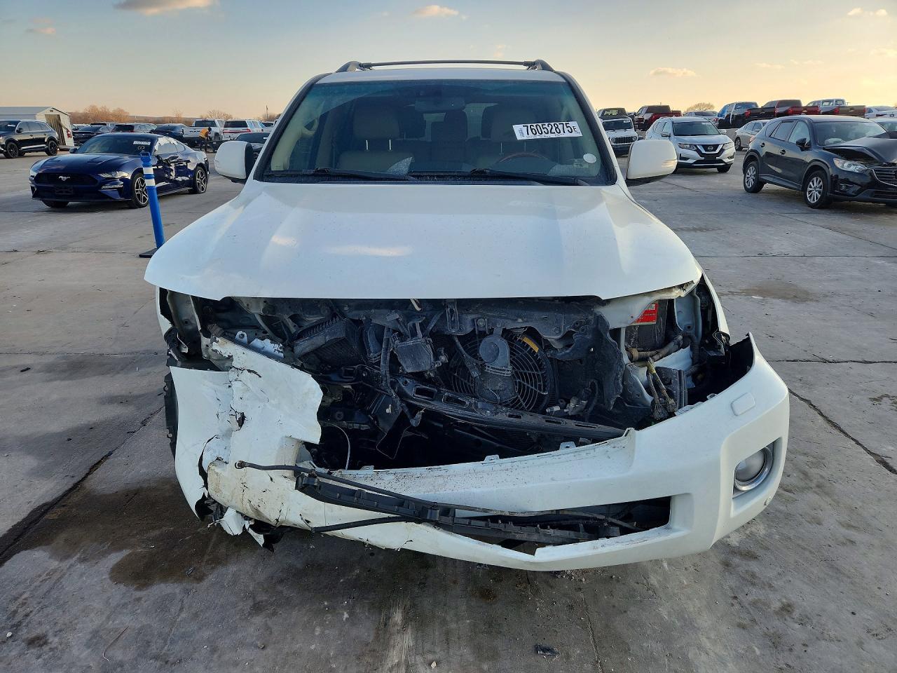 2015 Toyota Land Cruiser White vin: JTMHY7AJ5F4029412