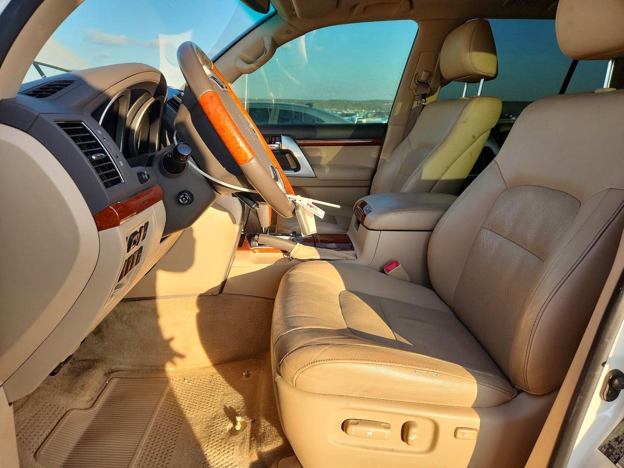 2015 Toyota Land Cruiser White vin: JTMHY7AJ5F4029412