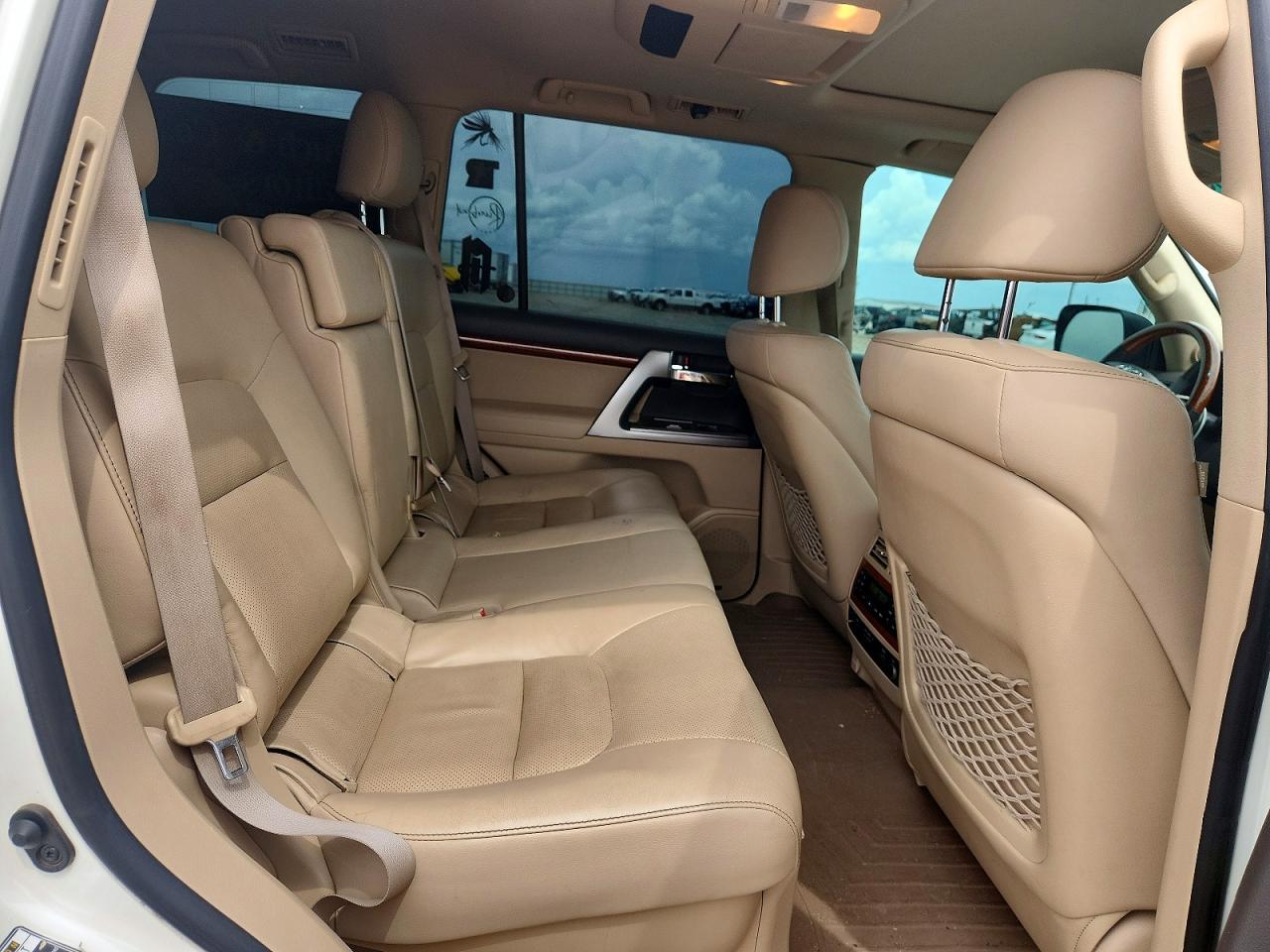 2015 Toyota Land Cruiser Base White vin: JTMHY7AJ6F4035090