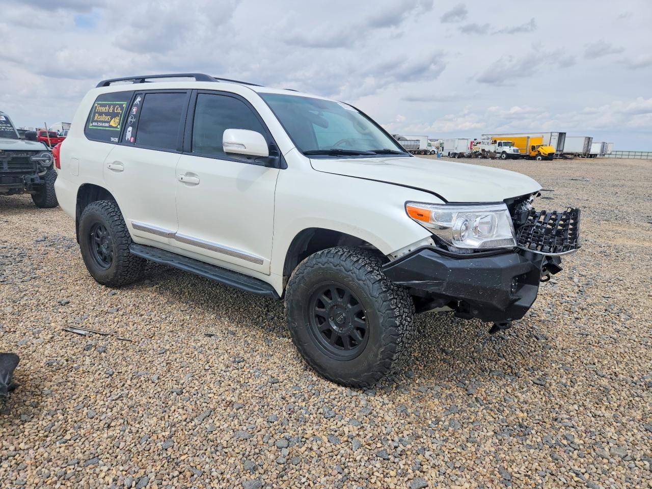 2015 Toyota Land Cruiser Base White vin: JTMHY7AJ6F4035090