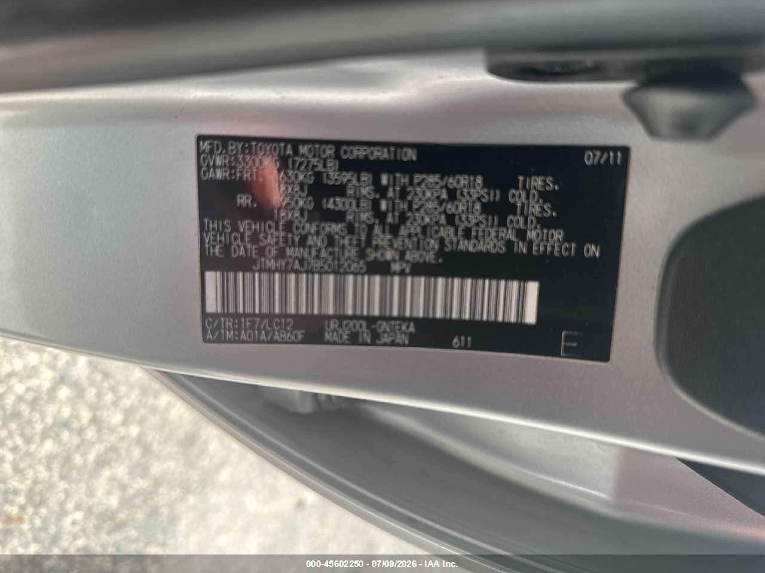 2011 Toyota Land Cruiser V8 Silver vin: JTMHY7AJ7B5012065