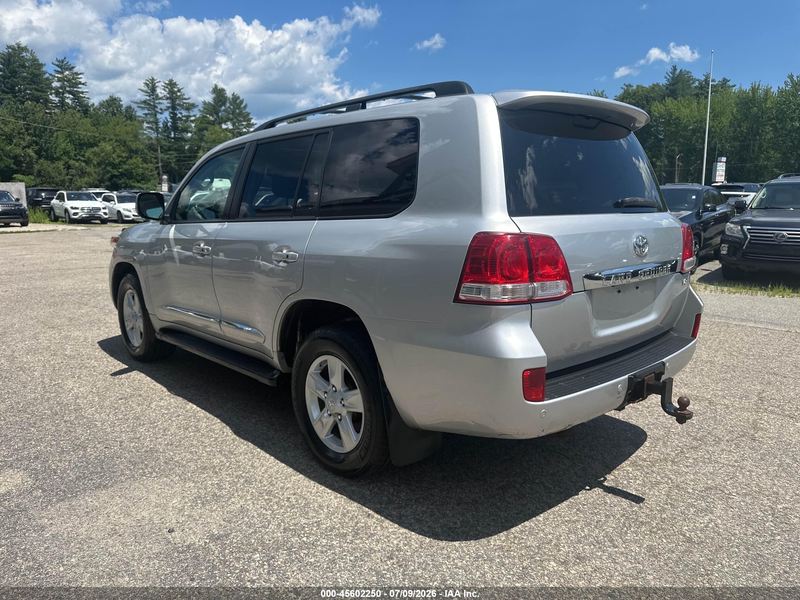 2011 Toyota Land Cruiser V8 Silver vin: JTMHY7AJ7B5012065