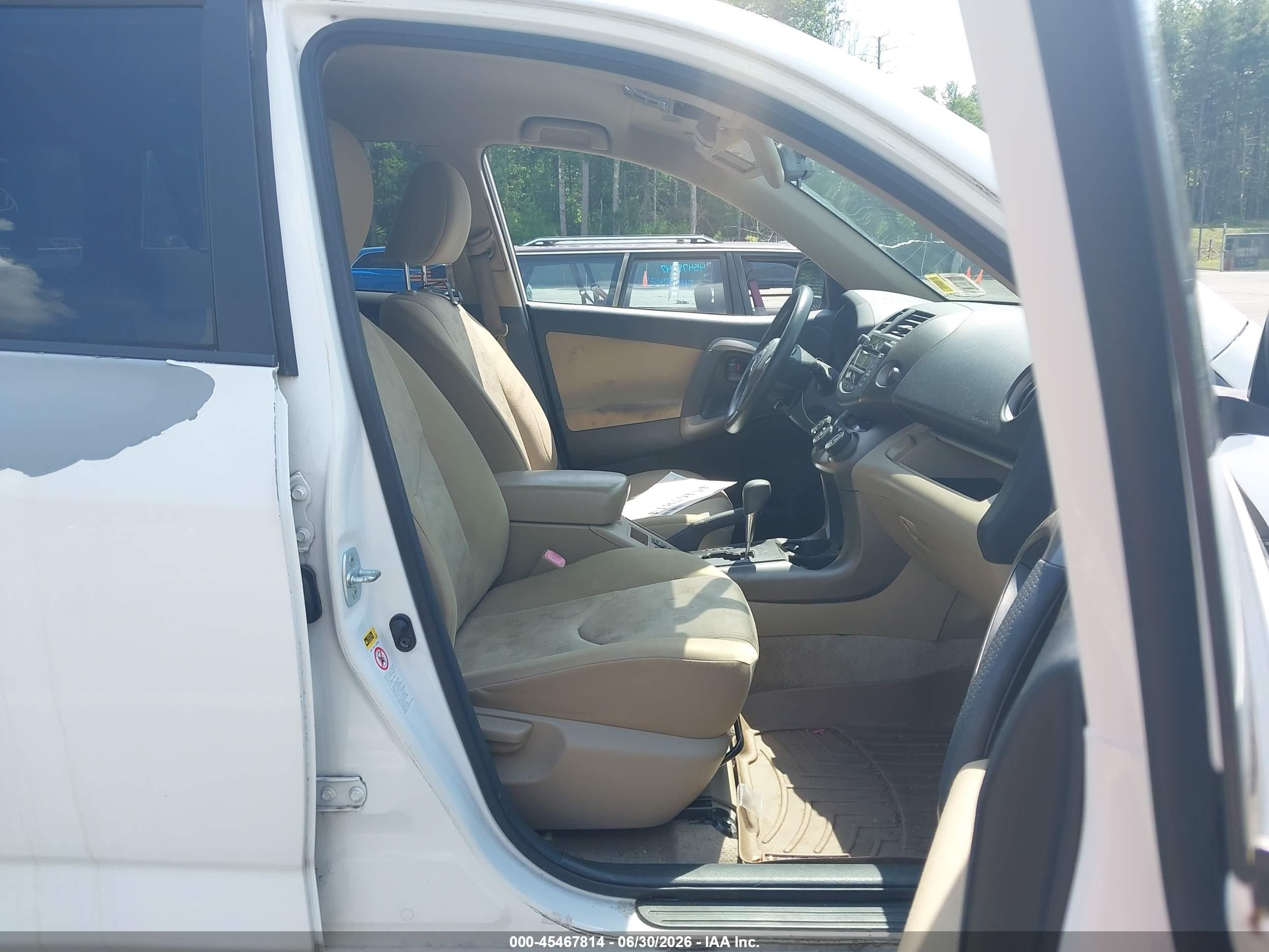 2010 Toyota Rav4   White vin: JTMJF4DV5A5018918